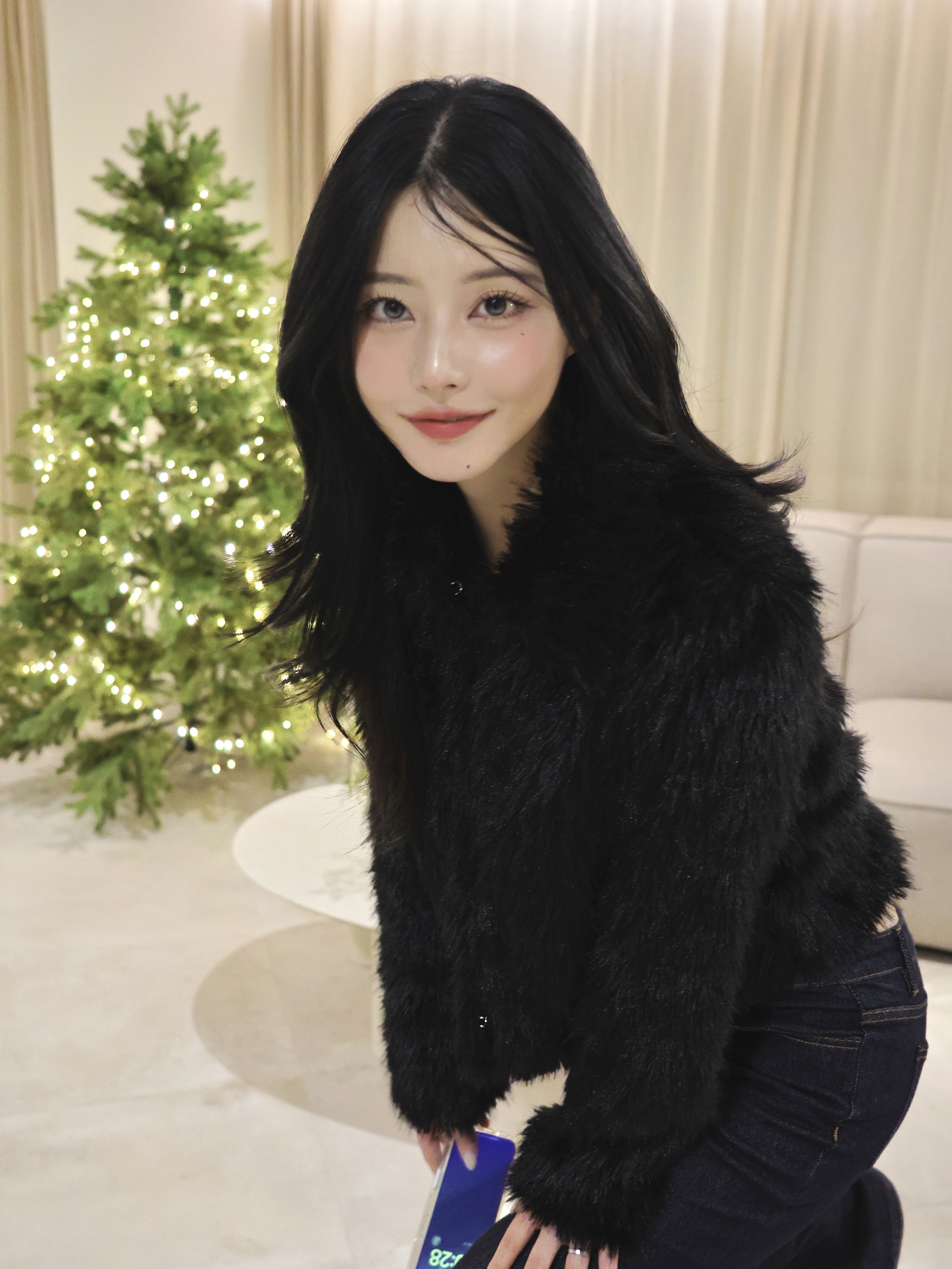 Apple iPhone 17 Pro 256GB Silver, Prada Monochrome Hyper Matte P60 Brick Pink 착용 스타일