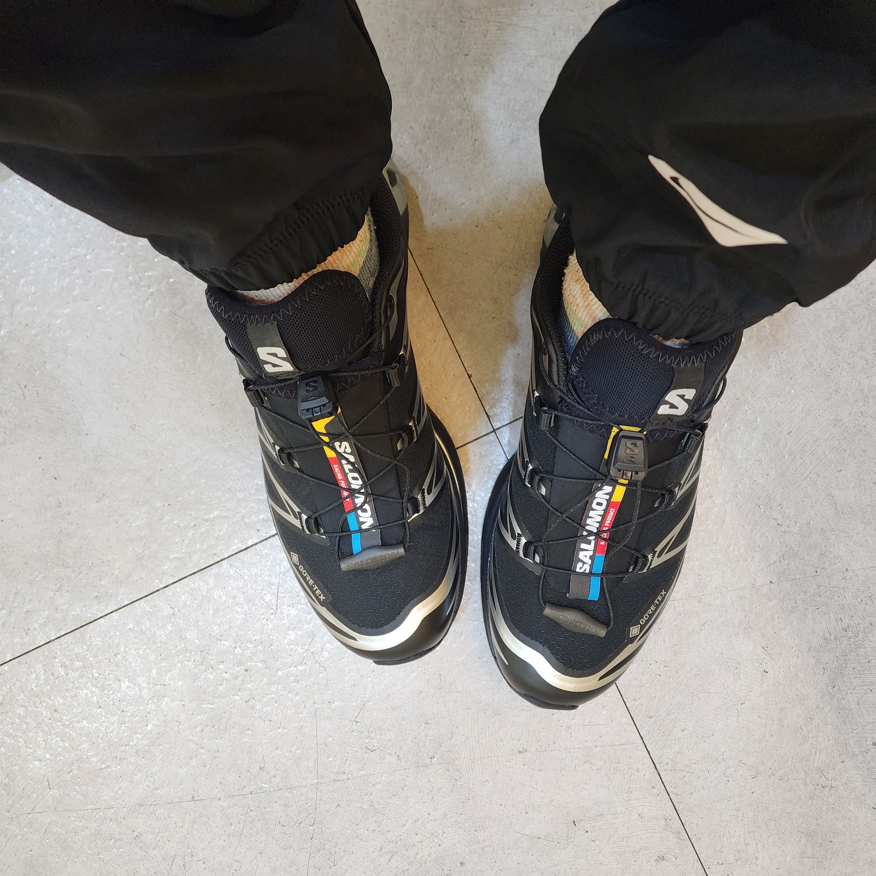 Salomon XT-6 GTX Black Silver 착용 스타일