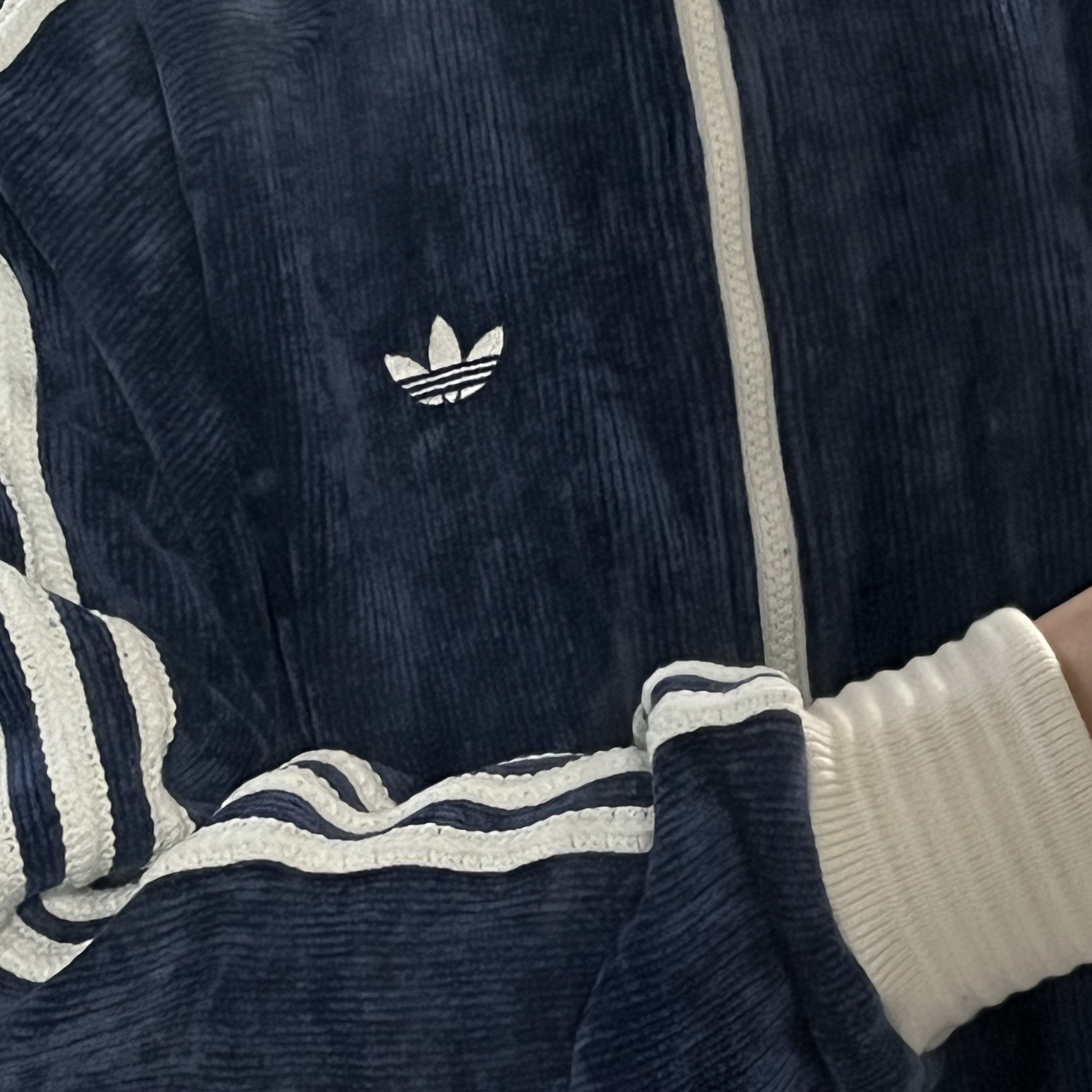 (W) Adidas Originals Year Of The Snake Retro Velvet Collared Track Top Navy - KR Sizing 착용 스타일