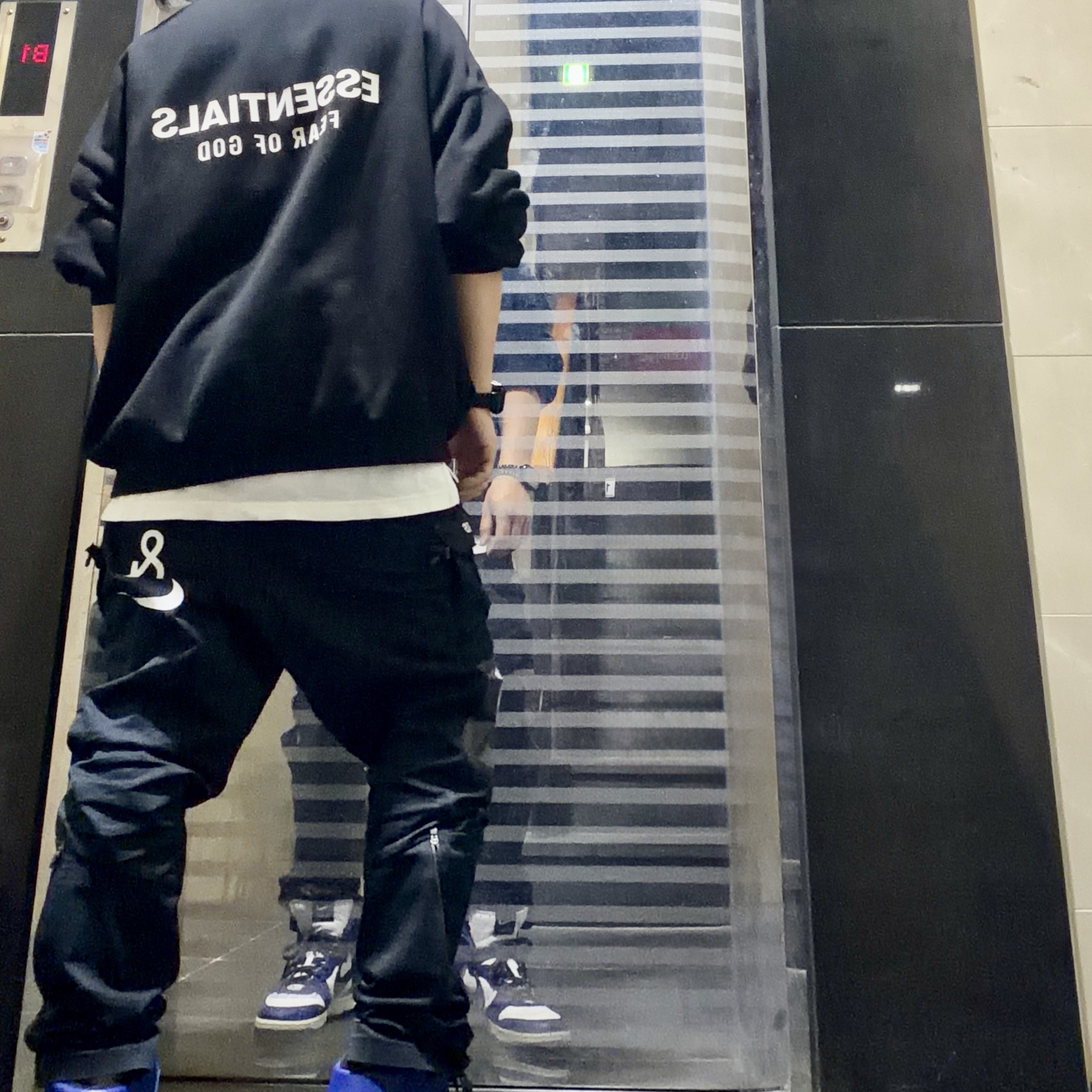 Essentials Fleece Crewneck Black - 24FW, Nike x Undercover NRG TC Pants Black - Asia 착용 스타일