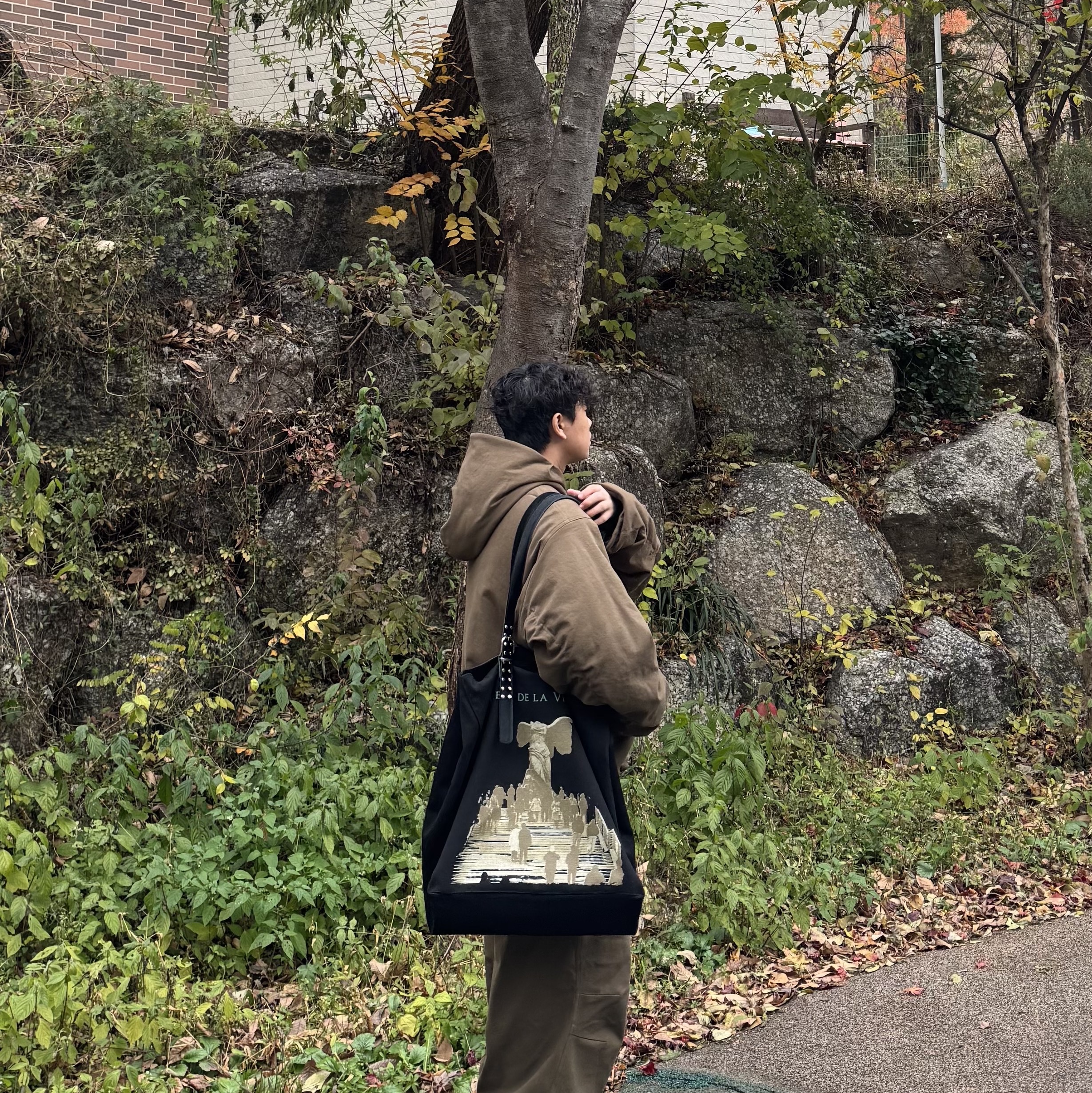 Nonnod Moleskin Shirring Bomber Khaki Brown, Nonnod Moleskin Track Pants Khaki Brown 착용 스타일 - 8