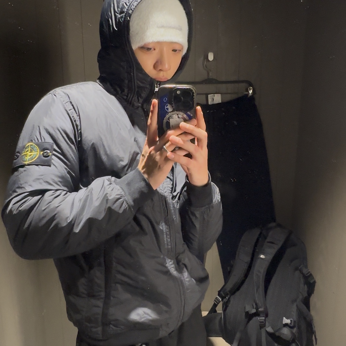 Stone Island 40823 Garment Dyed Crinkle Reps Recycled Nylon with Primaloft TC Jacket Black - 23FW 착용 스타일 - 4
