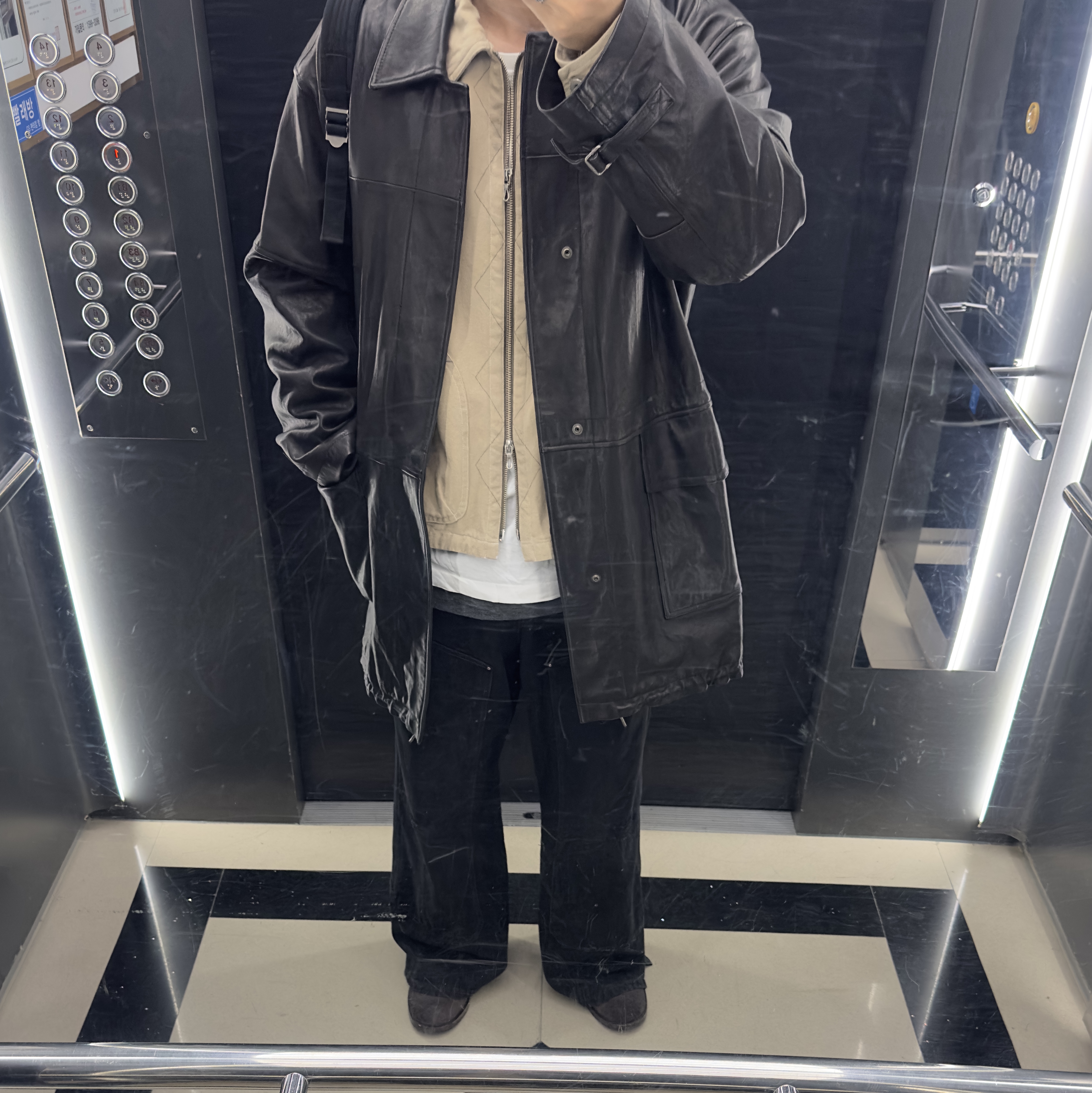 [프리오더] Polyteru Desert Boots Dark Brown, Polyteru Lambskin Car Coat Black 착용 스타일