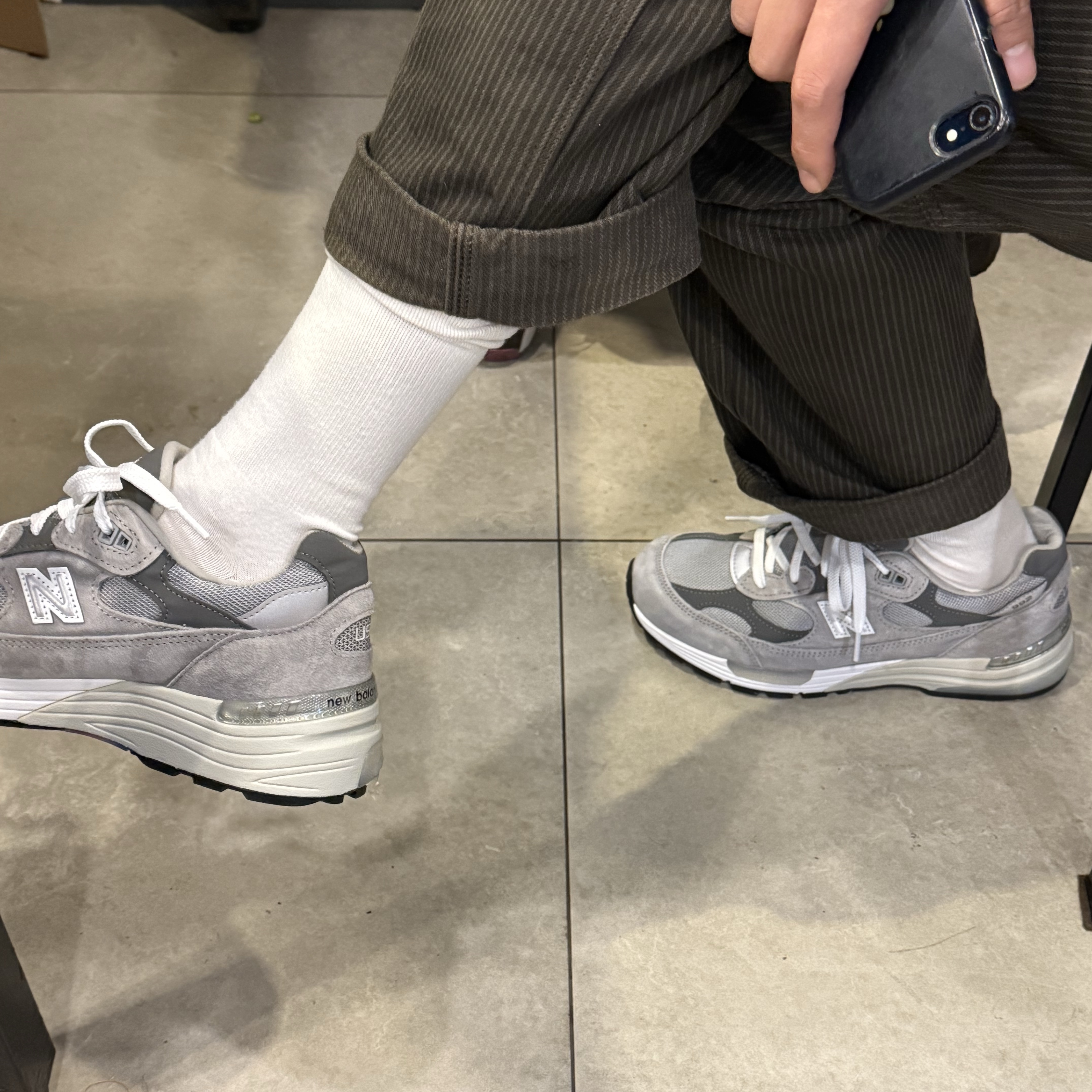 New Balance 992 Made in USA Core Grey Silver Metallic 착용 스타일