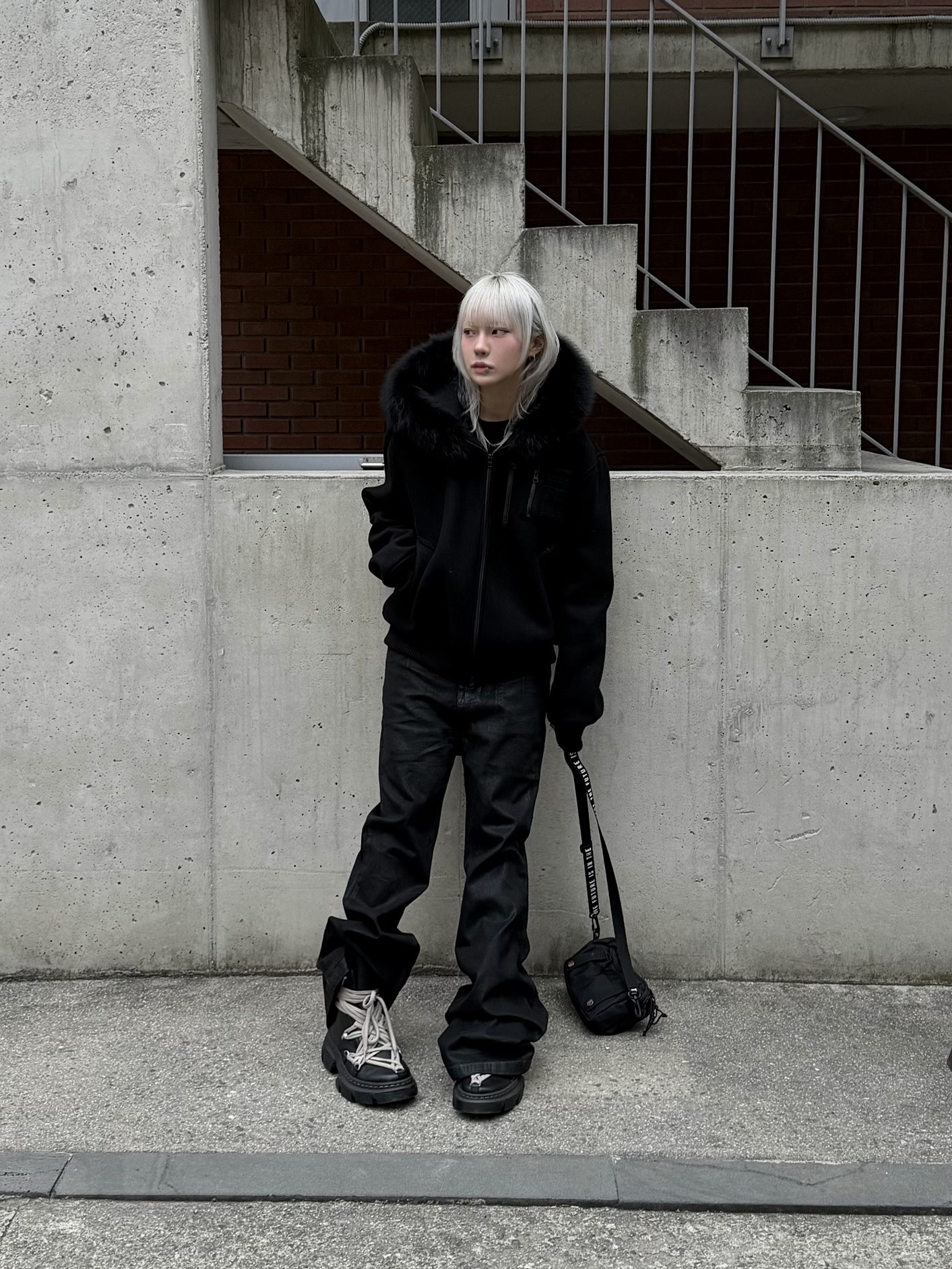 Dr. Martens x Rick Owens 1460 DMXL Megalace Black, Undermycar Comoro Fox Trimming Hoody Bomber Bristol Black - 23FW 착용 스타일