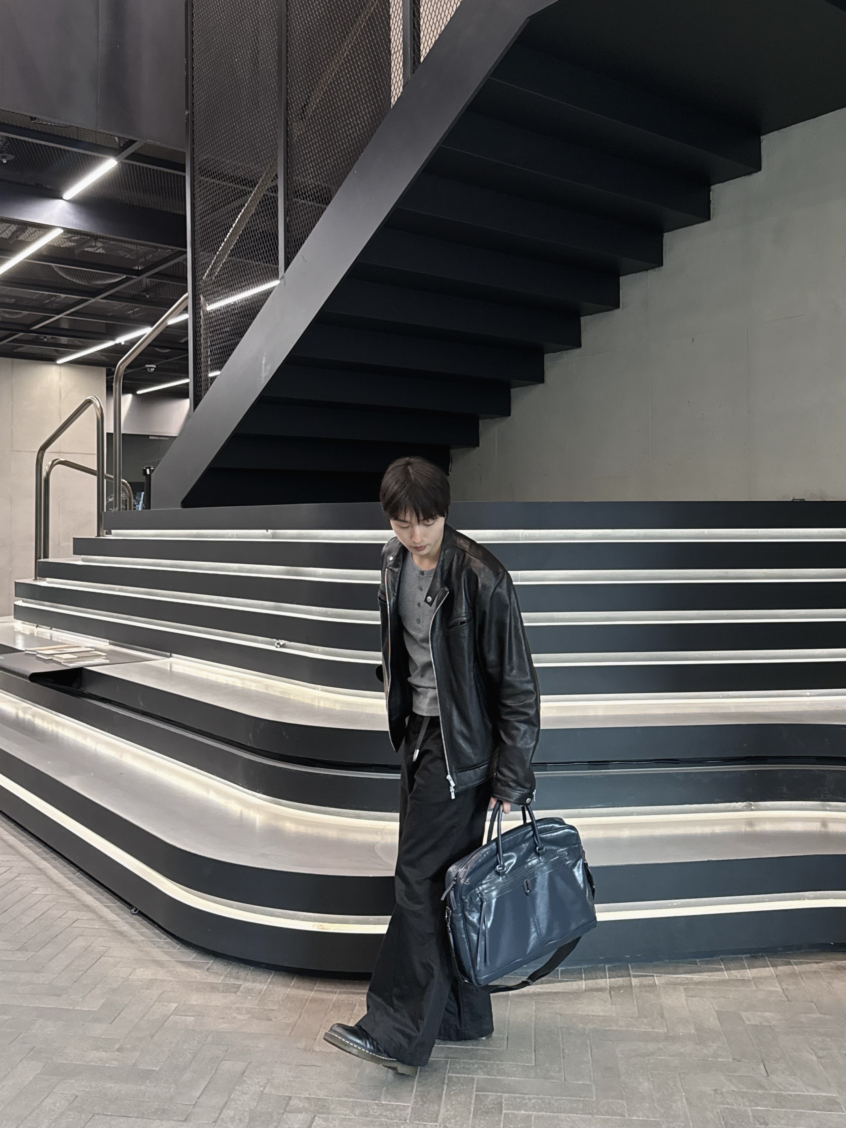 Dr. Martens 1461 Smooth Black 착용 스타일 - 2