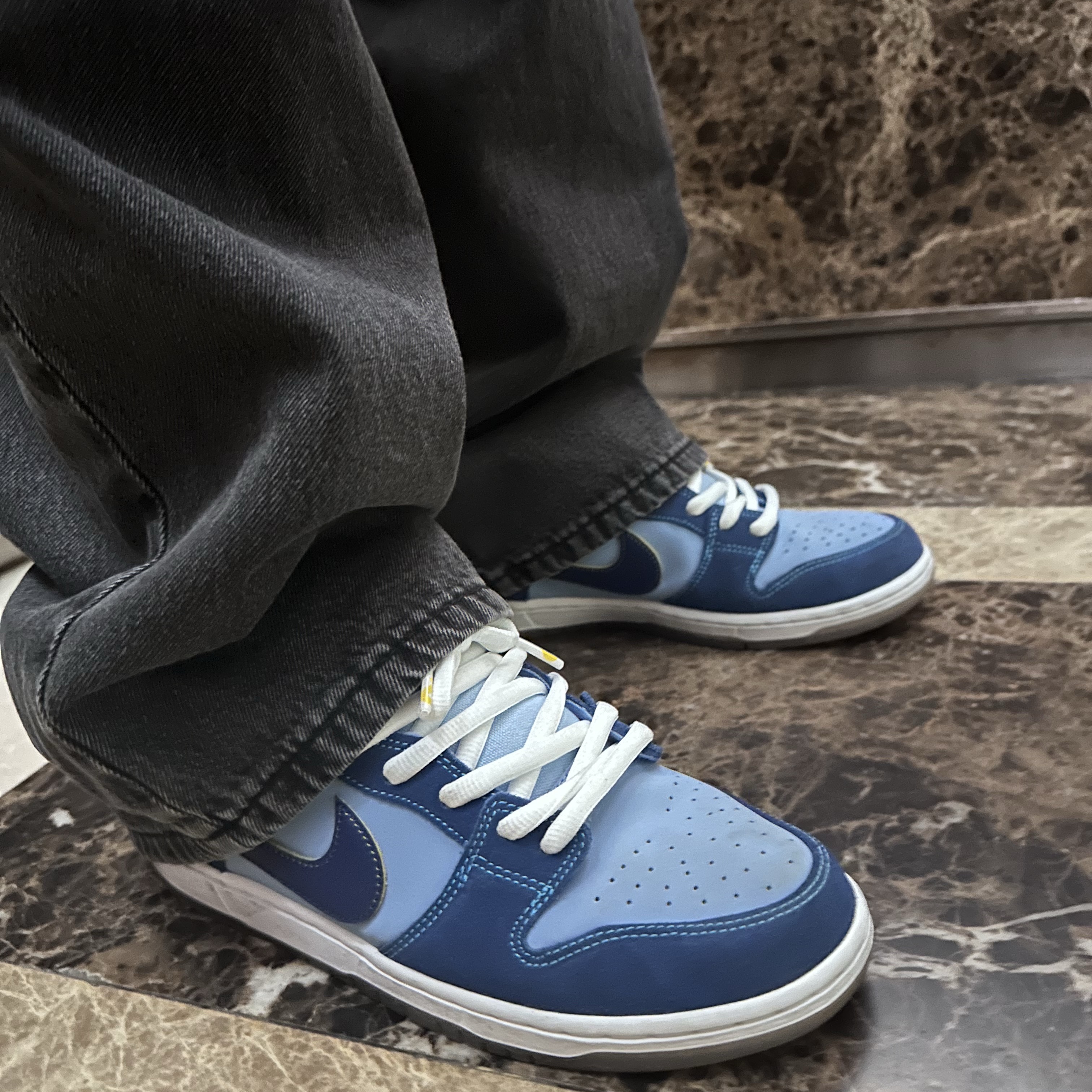Gentle Monster x Maison Margiela MM114 Black Clear, Nike x Why So Sad? SB Dunk Low Pro Coastal Blue 착용 스타일 - 2
