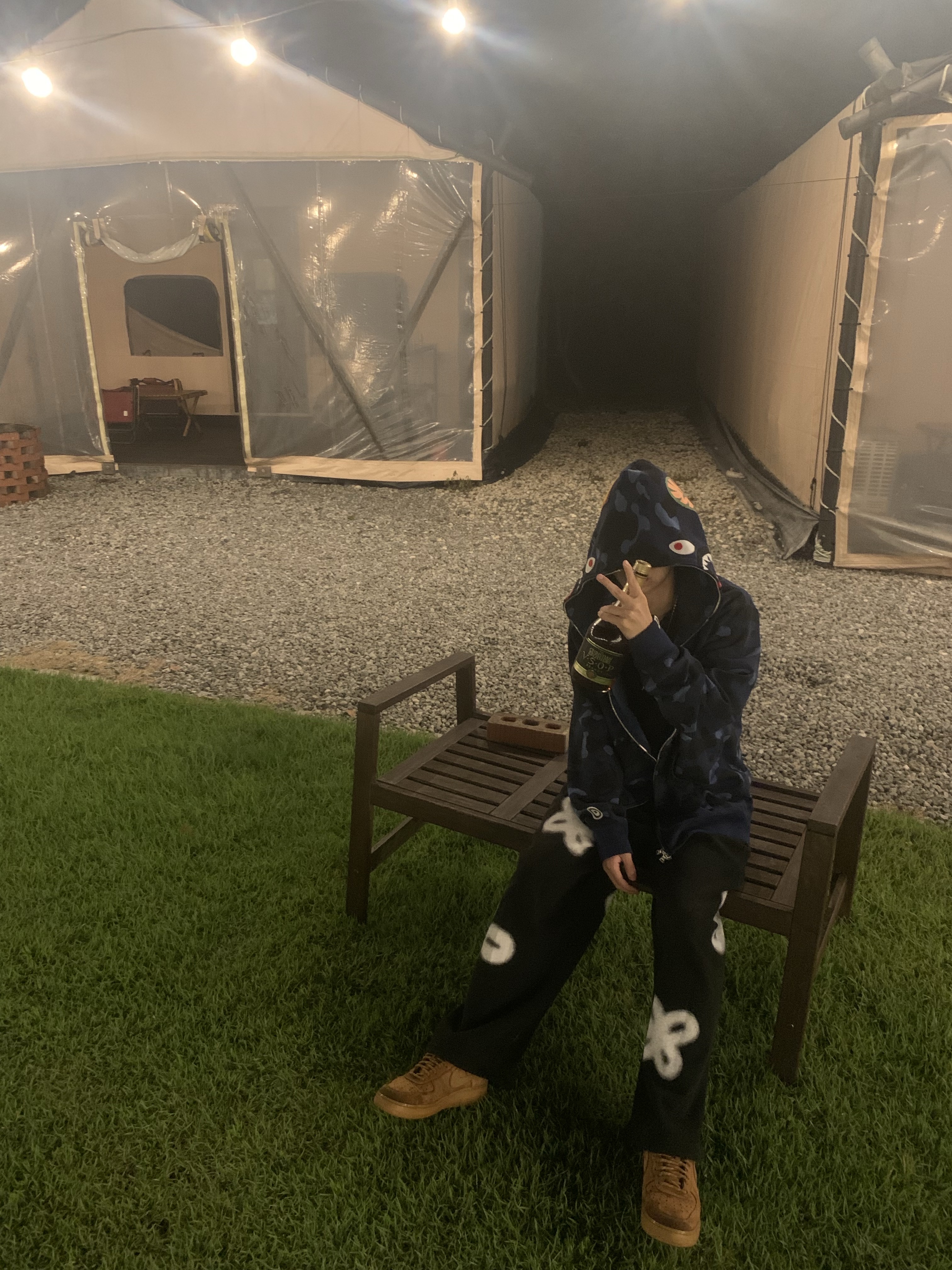 BAPE Color Camo Shark Full Zip Hoodie Navy, Nike Air Force 1 '07 WB Flax 착용 스타일 - 1