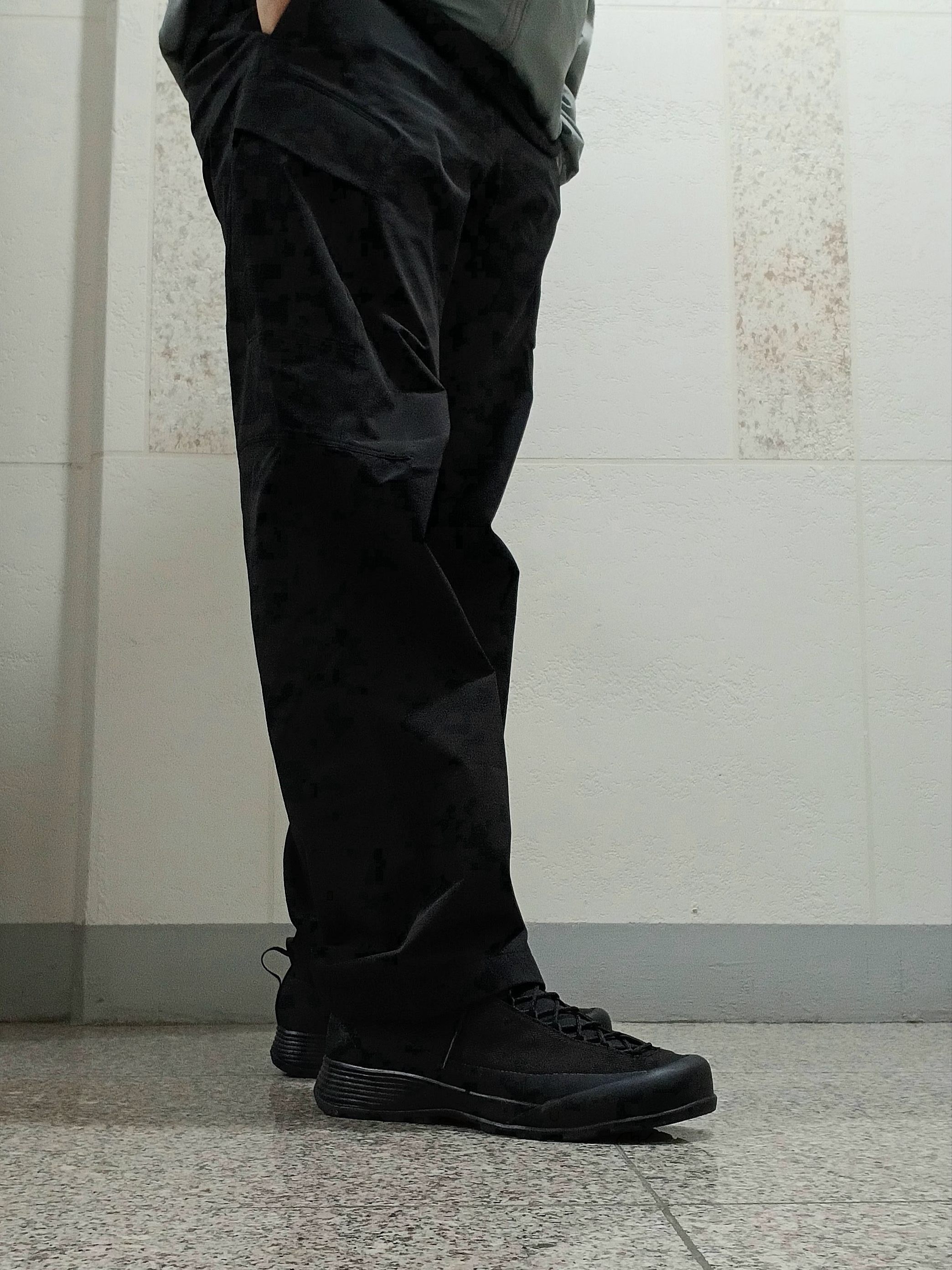 Arc'teryx Atom Hoody Void, Fjallraven Helags Vidda Cap Dark Grey 착용 스타일 - 7