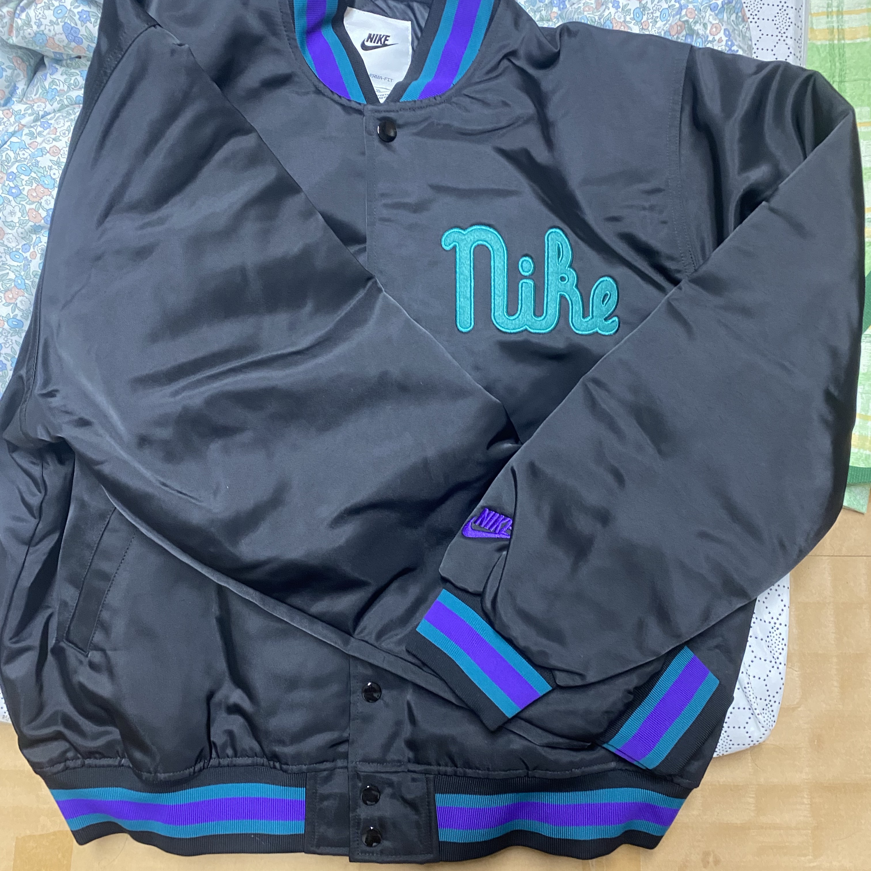 Nike Dugout Loose Satin Jacket Black Geode Teal 착용 스타일