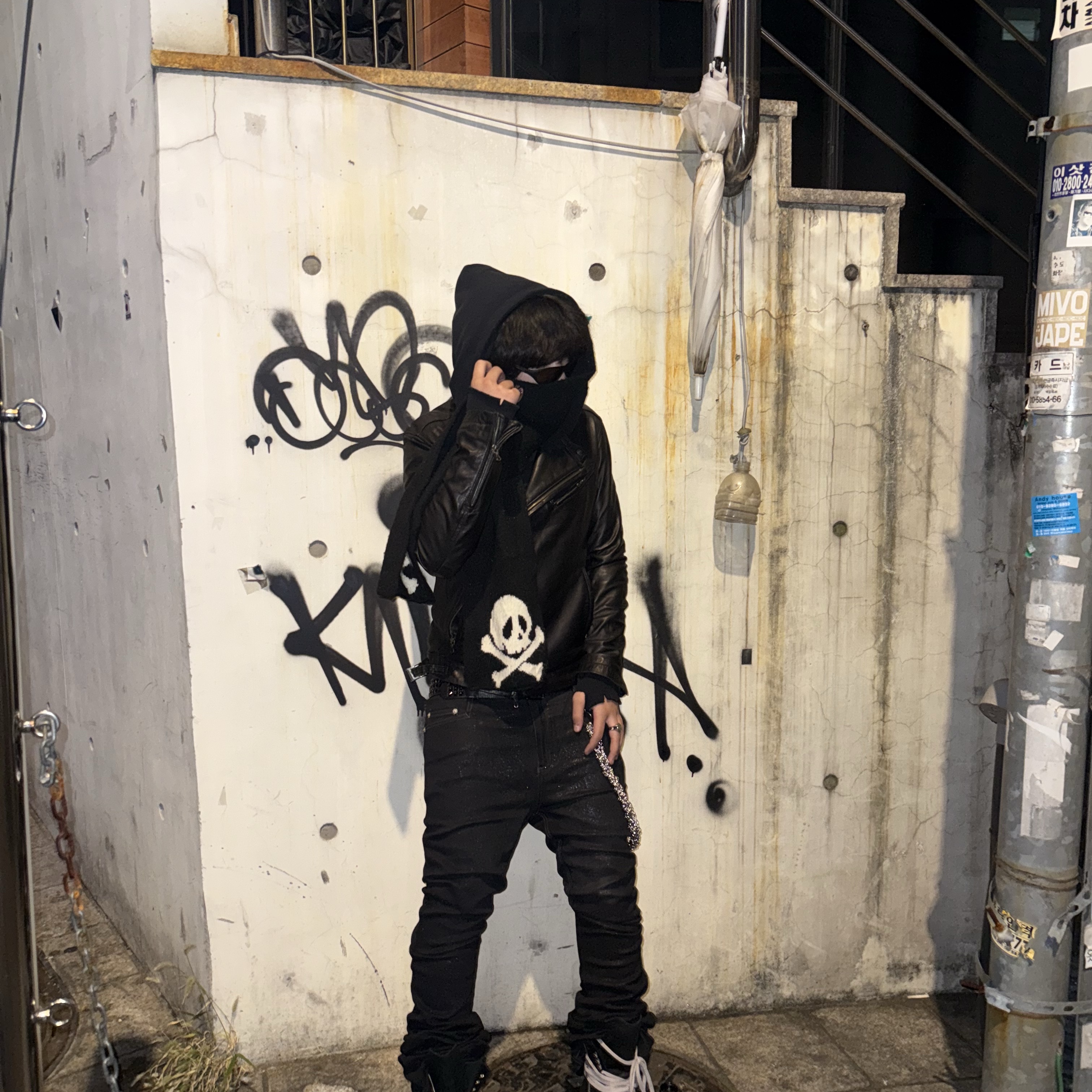 Dr. Martens x Rick Owens Quad Sole Steel Toe Boots Black 착용 스타일 - 1