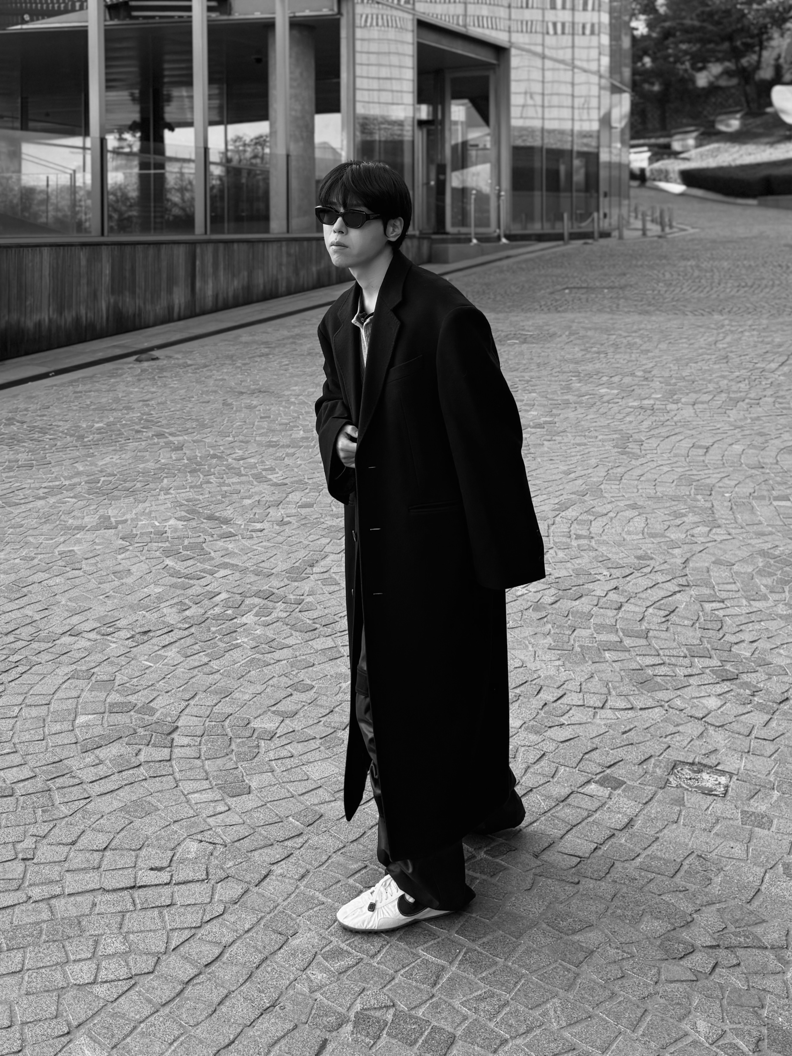 Nike x Jacquemus Moon Shoe SP Alabaster Off Noir, farfromwhat far layered work pants_black 착용 스타일 - 6