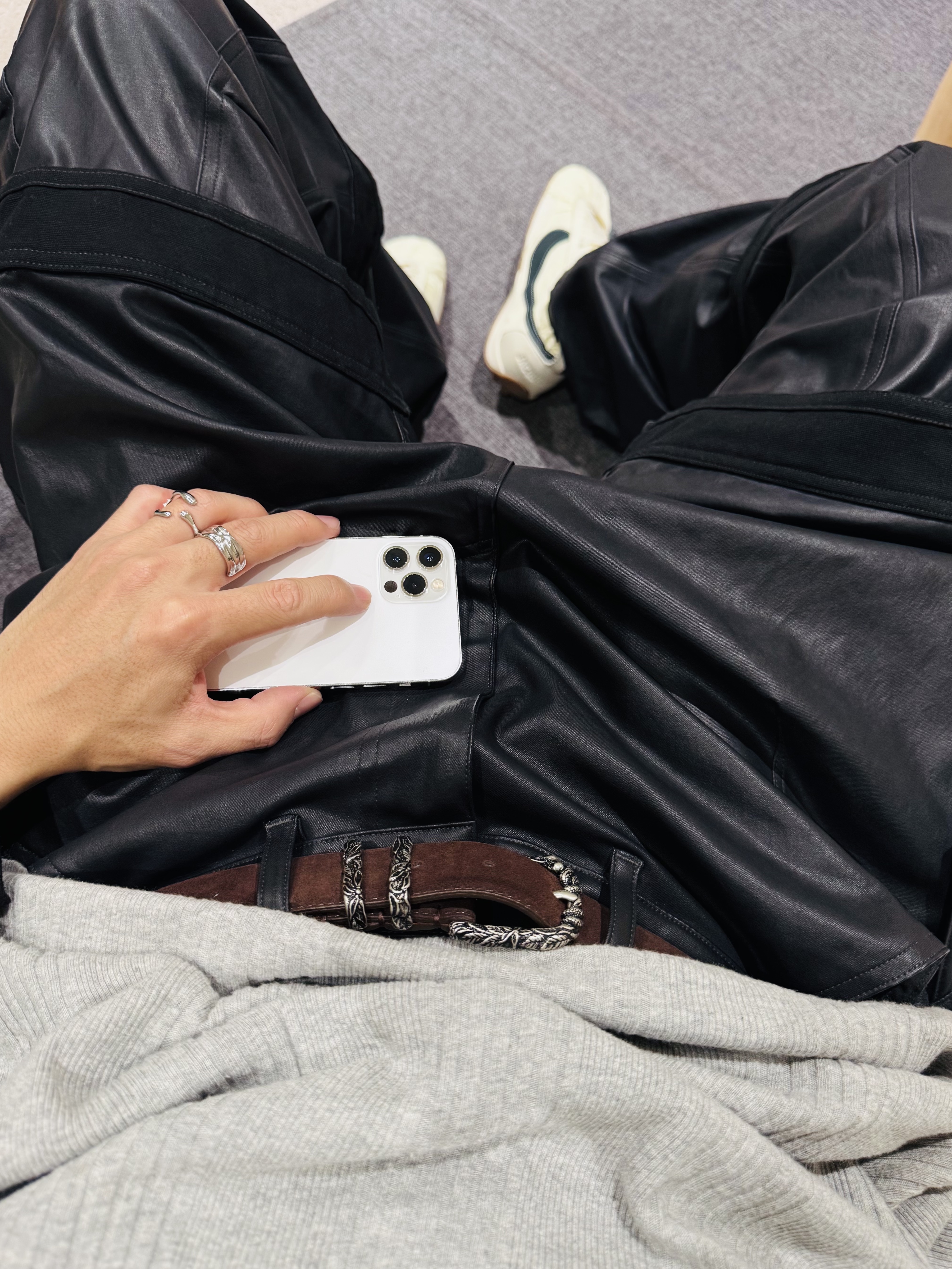 Nike x Jacquemus Moon Shoe SP Alabaster Off Noir, farfromwhat far layered work pants_black 착용 스타일 - 3