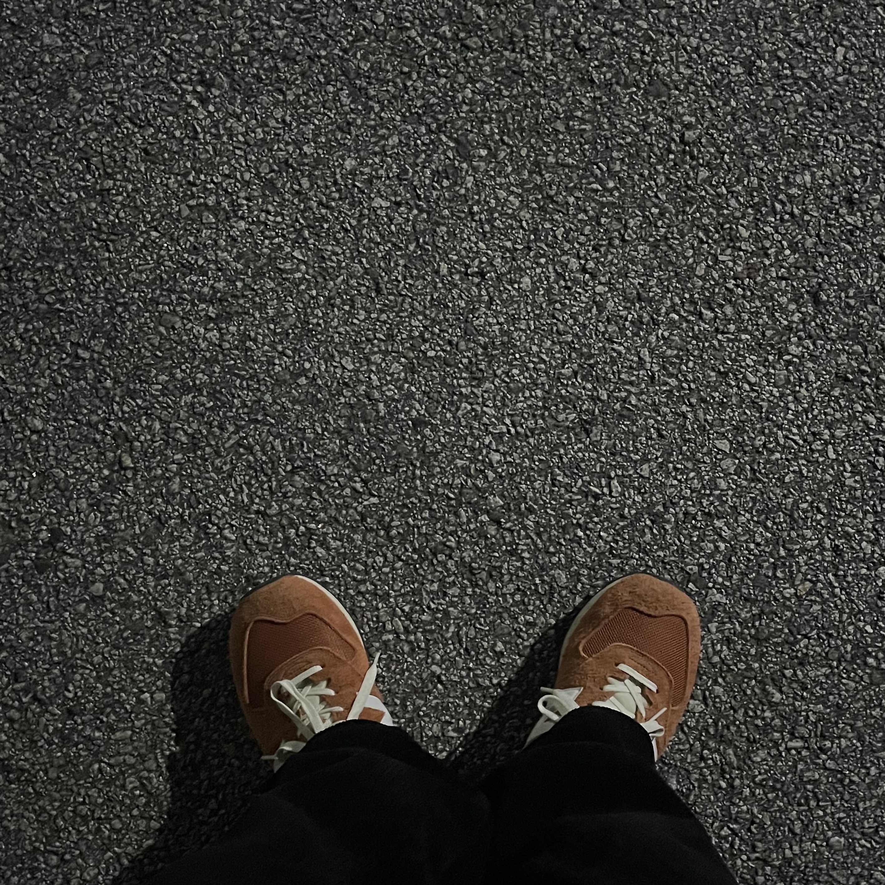 New Balance 574 Heritage Orange Burst White 착용 스타일