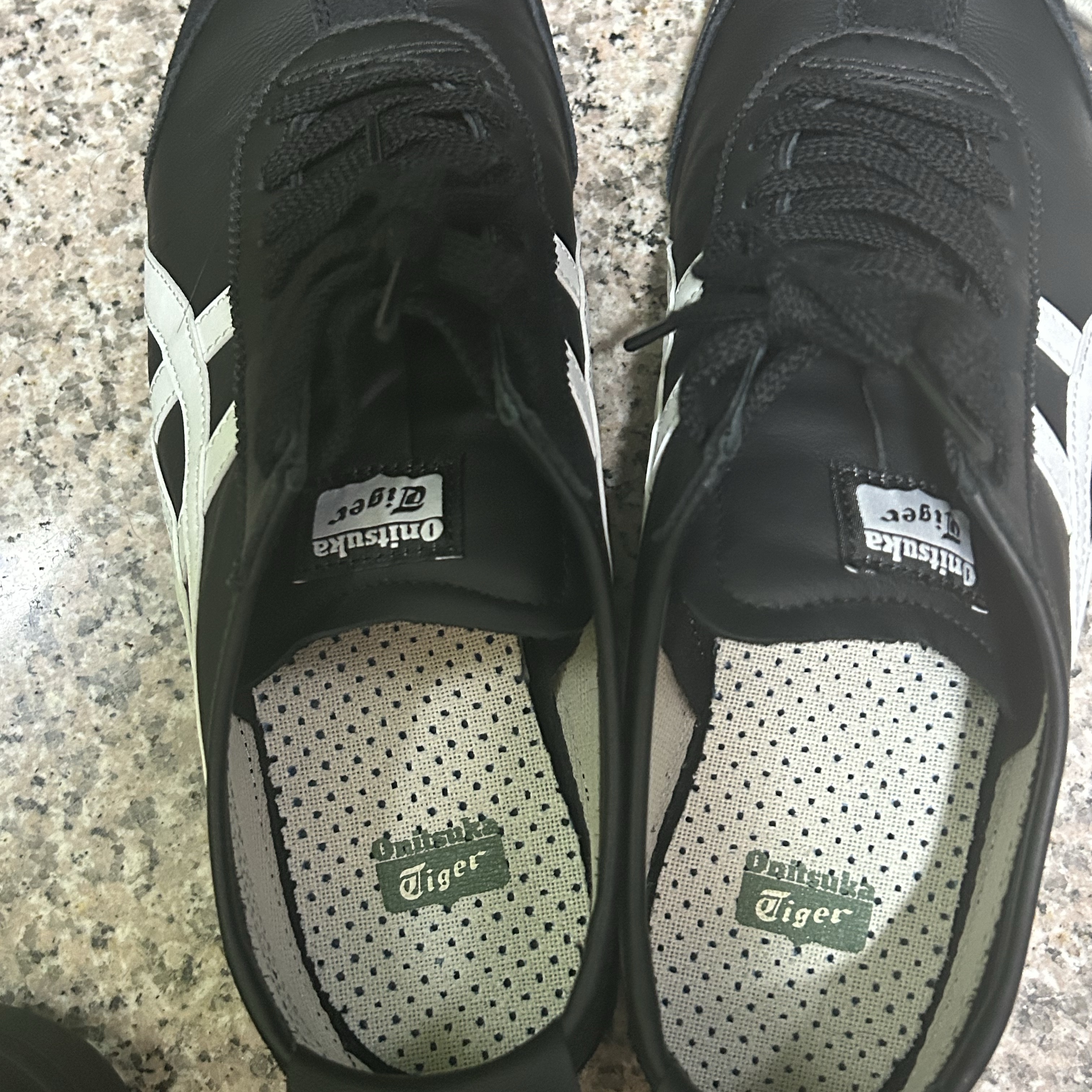 Onitsuka Tiger Mexico 66 Black White 착용 스타일