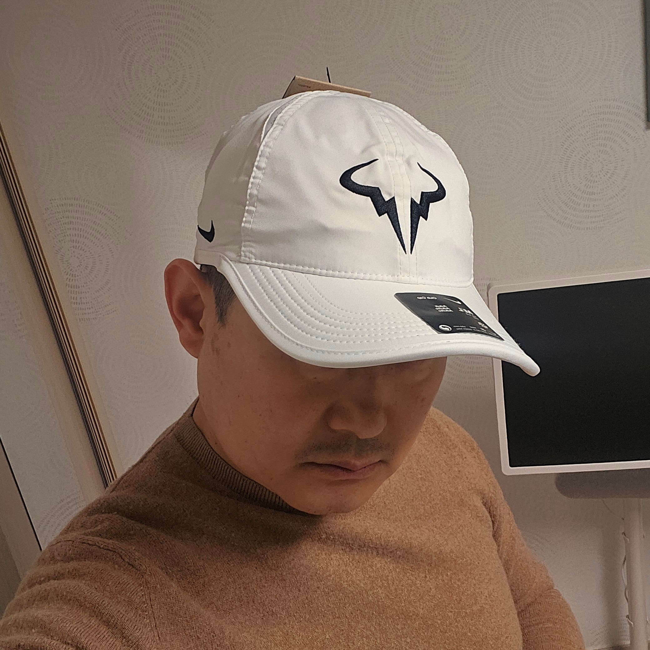 Nike Dry Fit Club Unstructured Rafa Cap White 착용 스타일 - 3