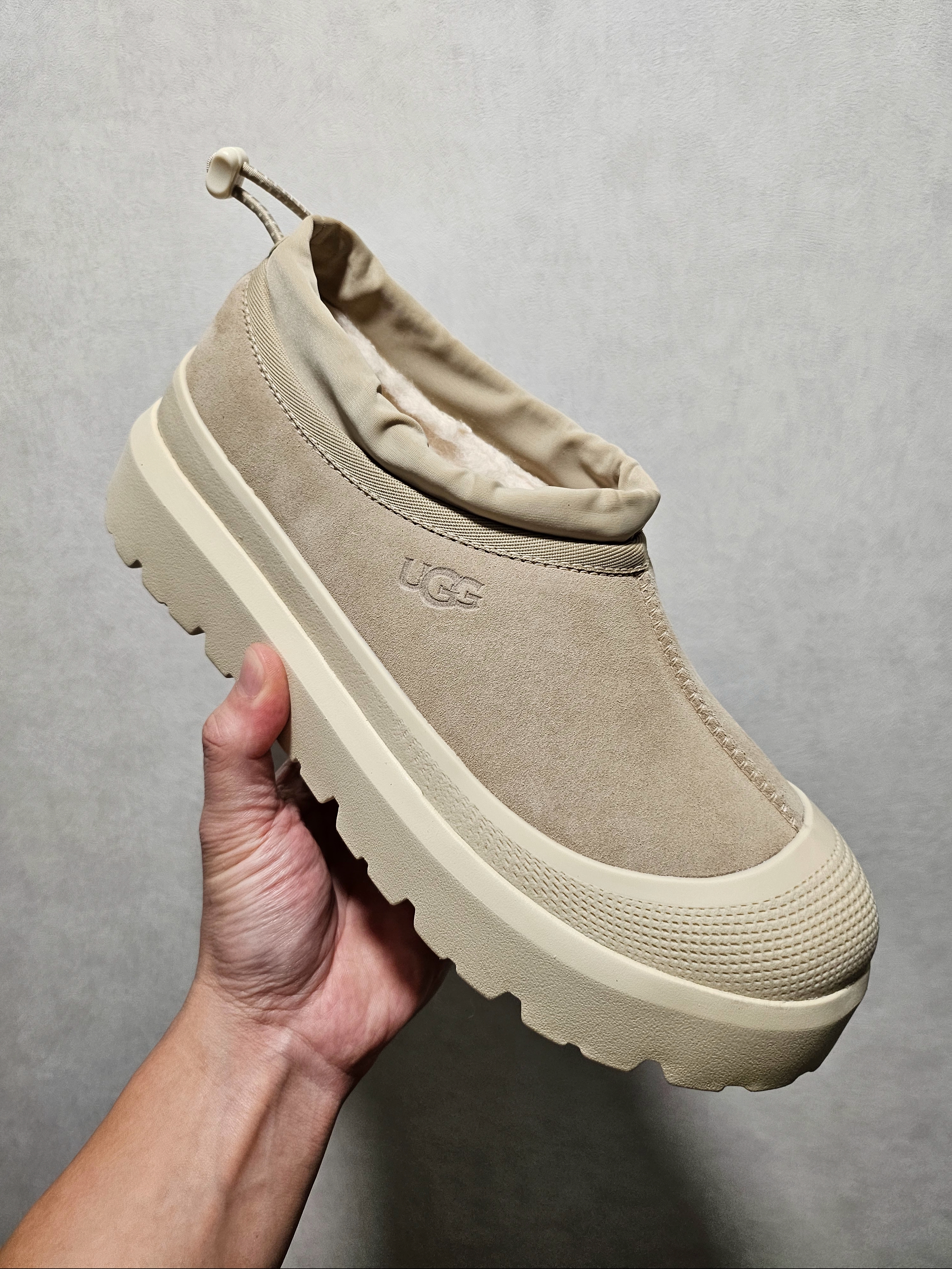 UGG Tasman Weather Hybrid Mustard Seed Cream 착용 스타일
