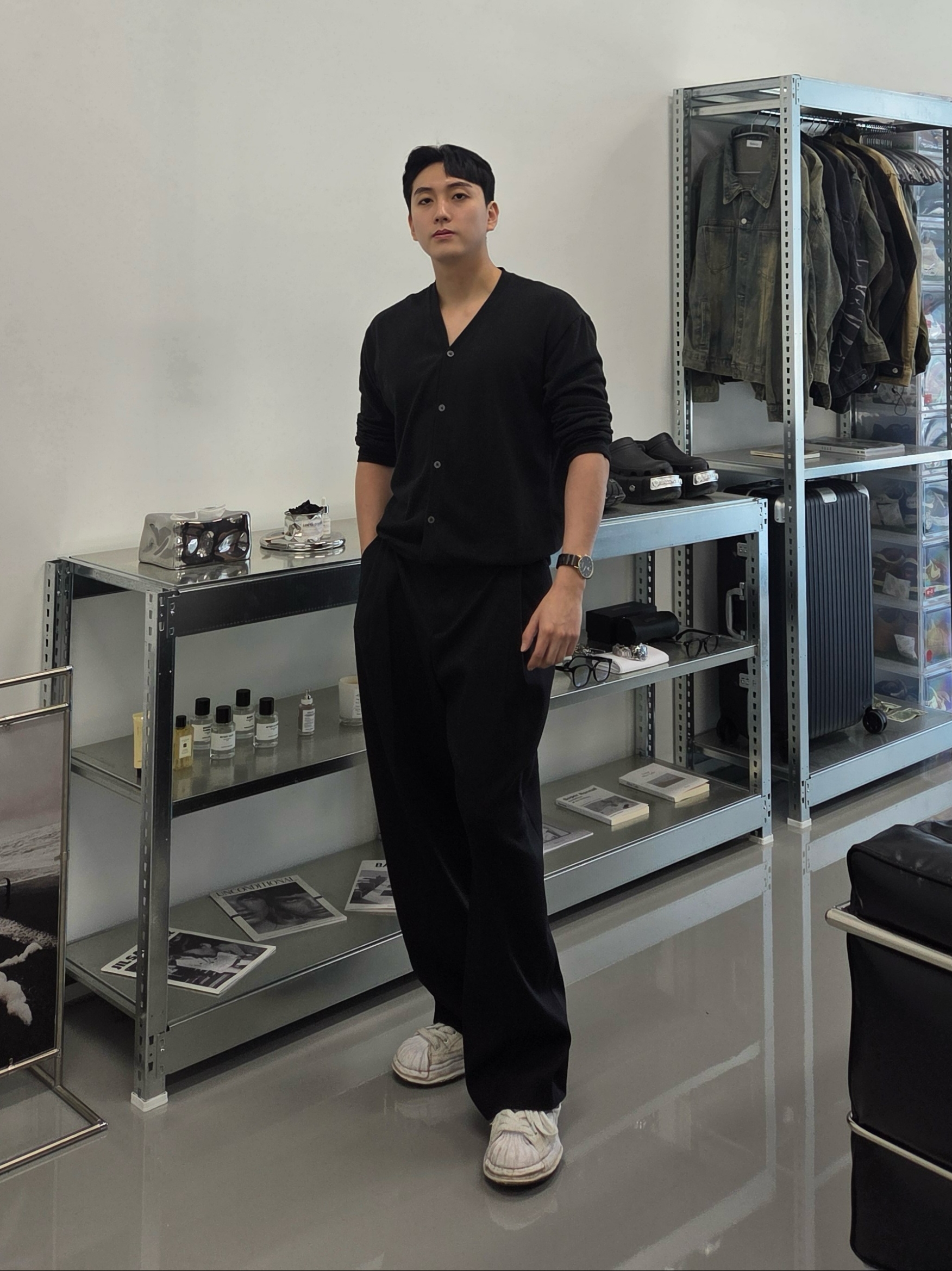 Maison Mihara Yasuhiro Blakey OG Sole Canvas Low-top Sneakers White 착용 스타일 - 1