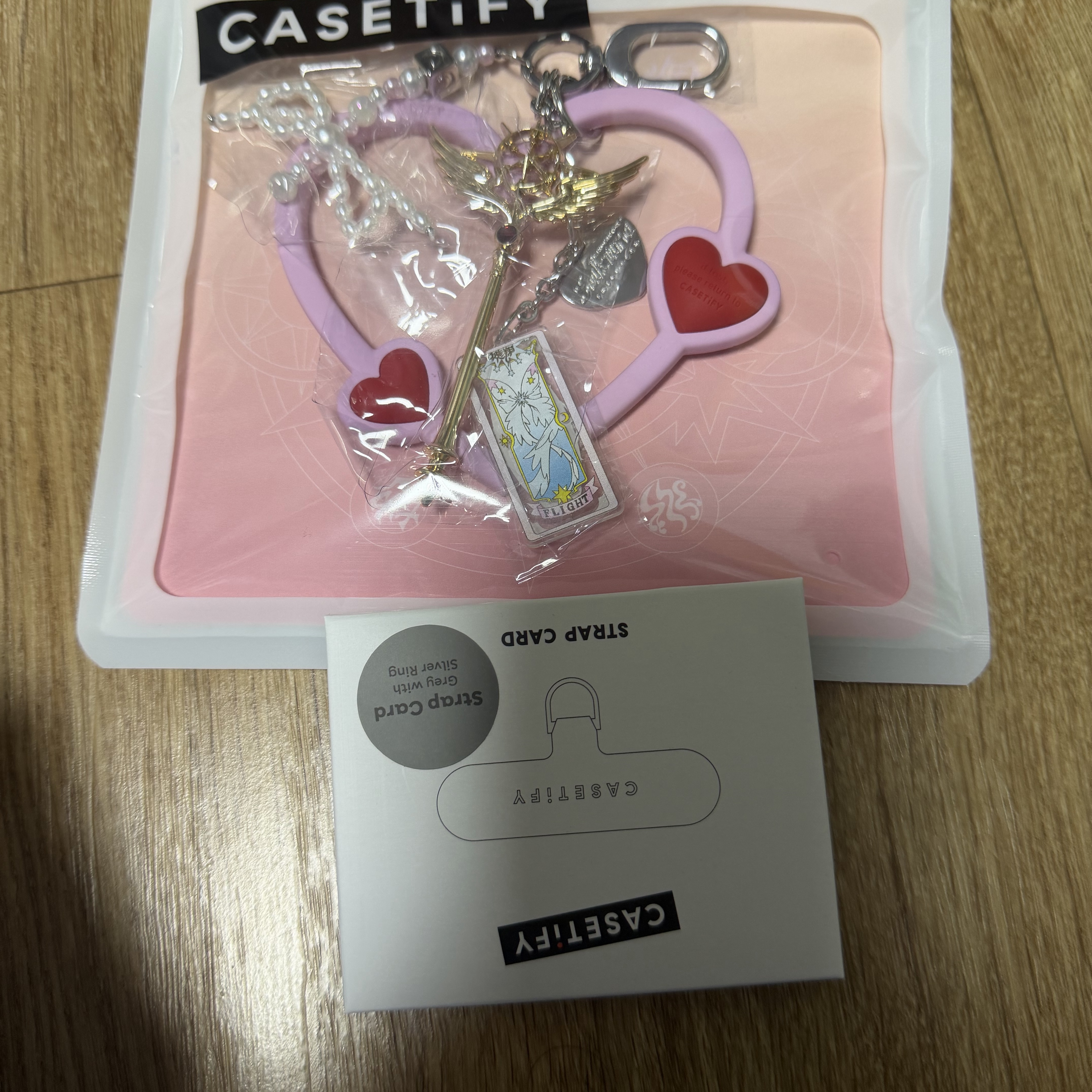 Casetify Cardcaptor Sakura Phone Wristlet 착용 스타일