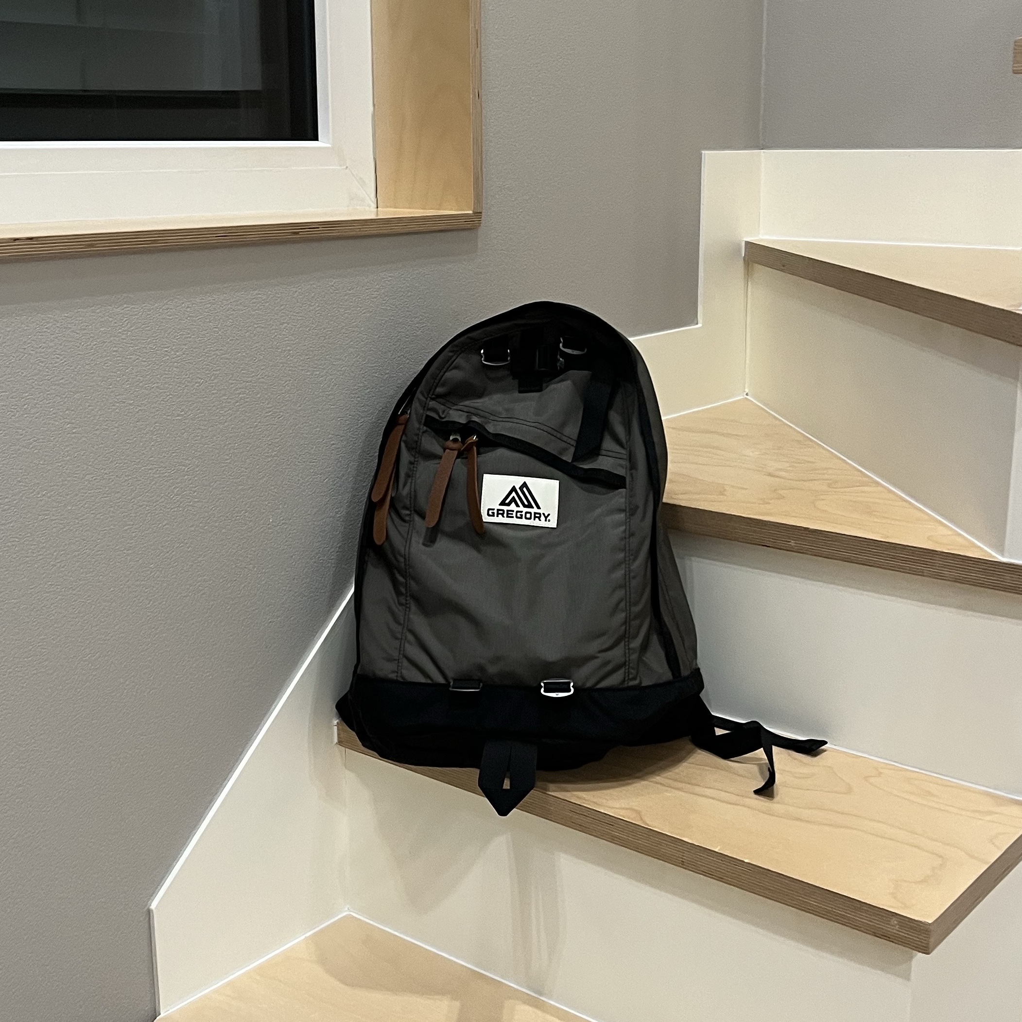Gregory X thisisneverthat Day Pack Tnt Olive X Black 착용 스타일