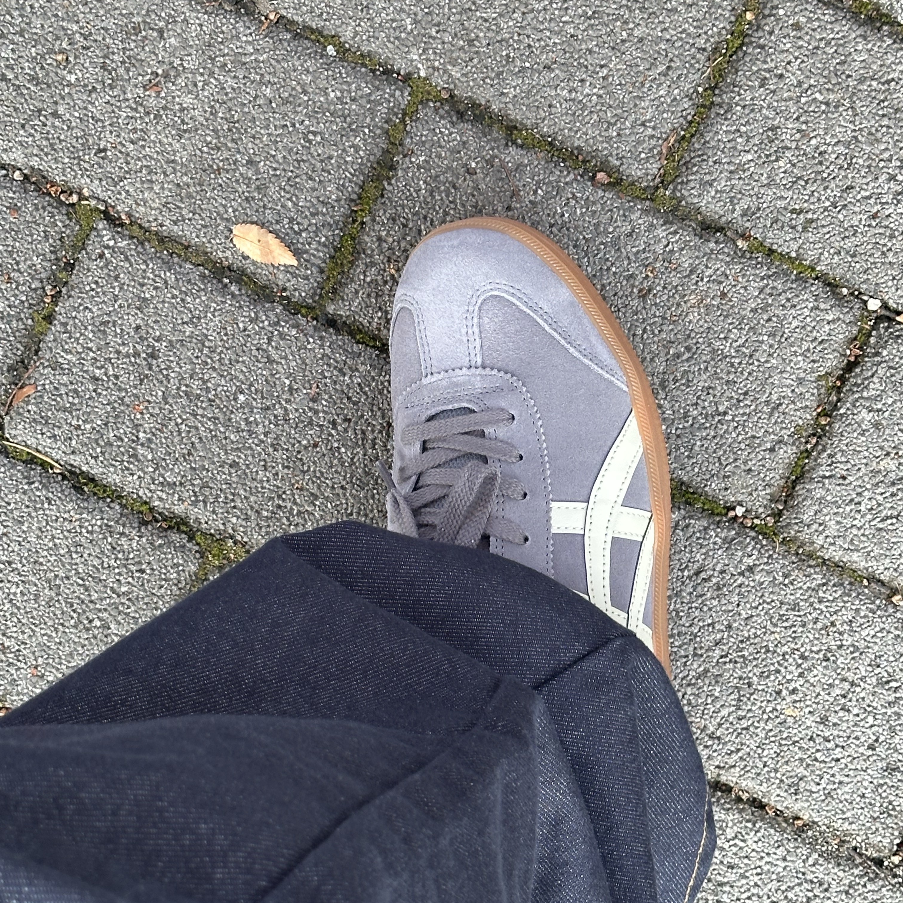 Onitsuka Tiger Tokuten Charcoal Birch 착용 스타일