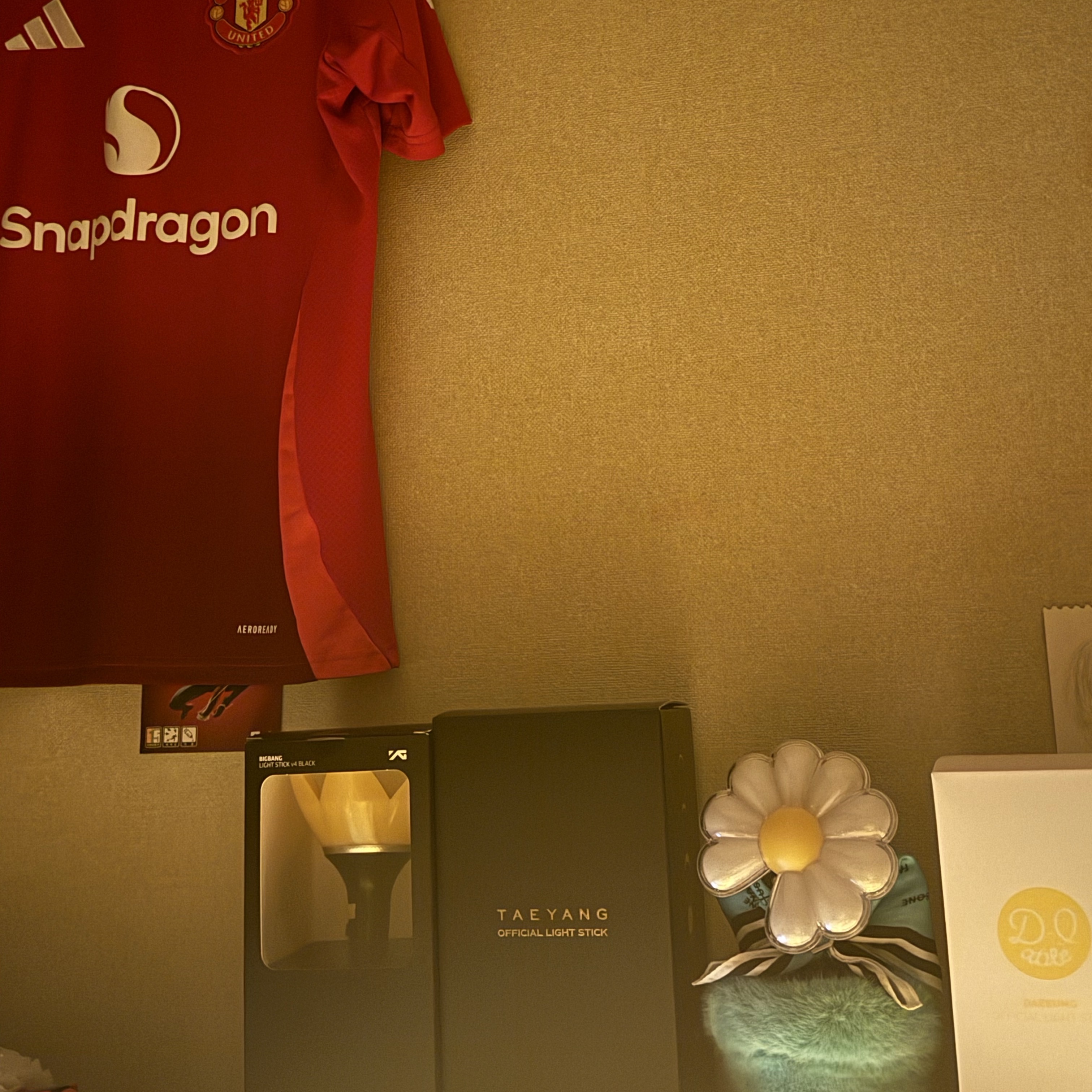 Adidas Manchester United 2024/25 Home Jersey Manchester United FC Red - KR Sizing (Non Marking Ver.), Bigbang Official Light Stick Ver.4 Black 2025 착용 스타일