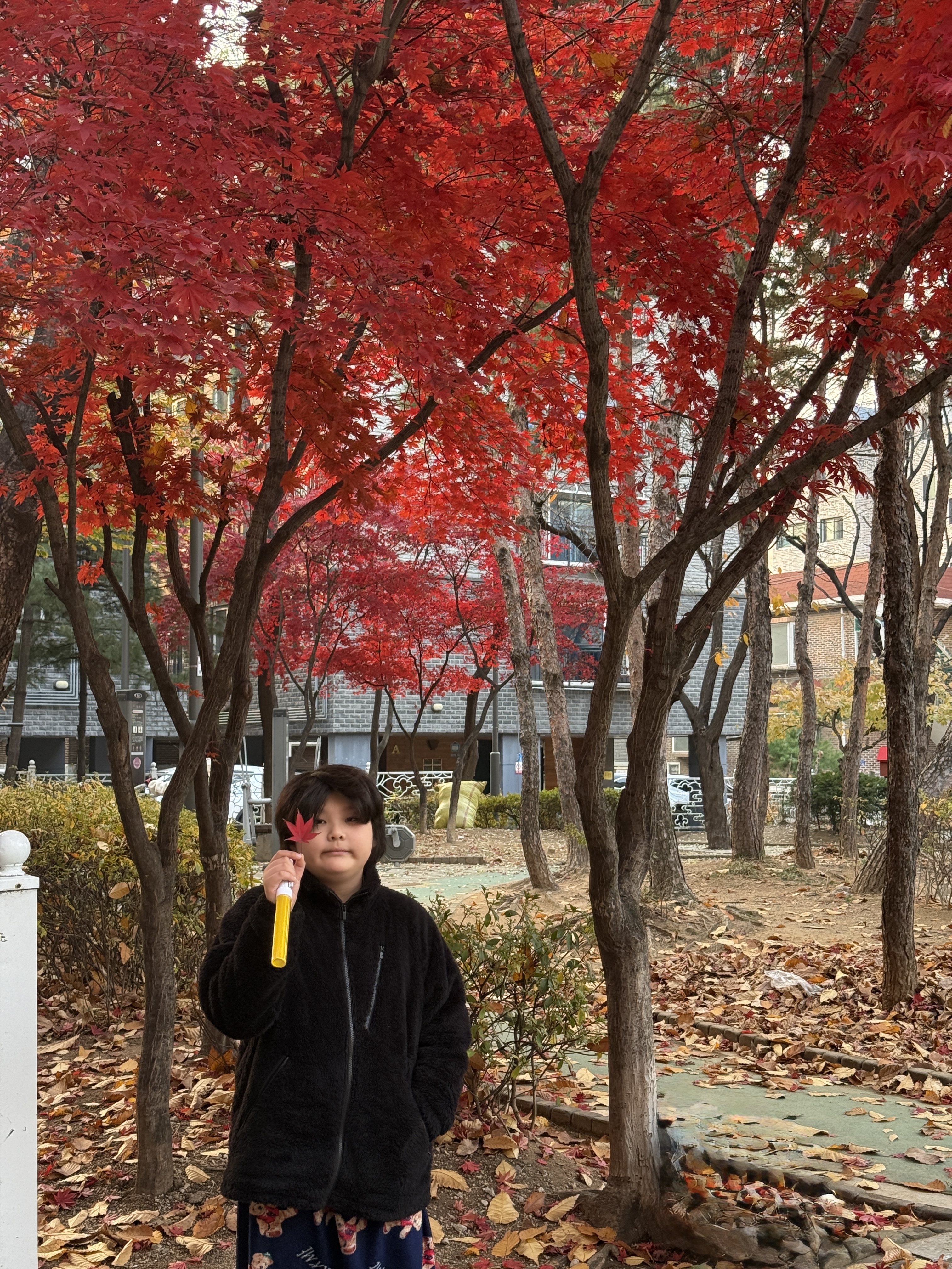 Subu Permanent F-Line Dots, Uniqlo x Needles Fleece Jacket Black - KR 착용 스타일 - 2