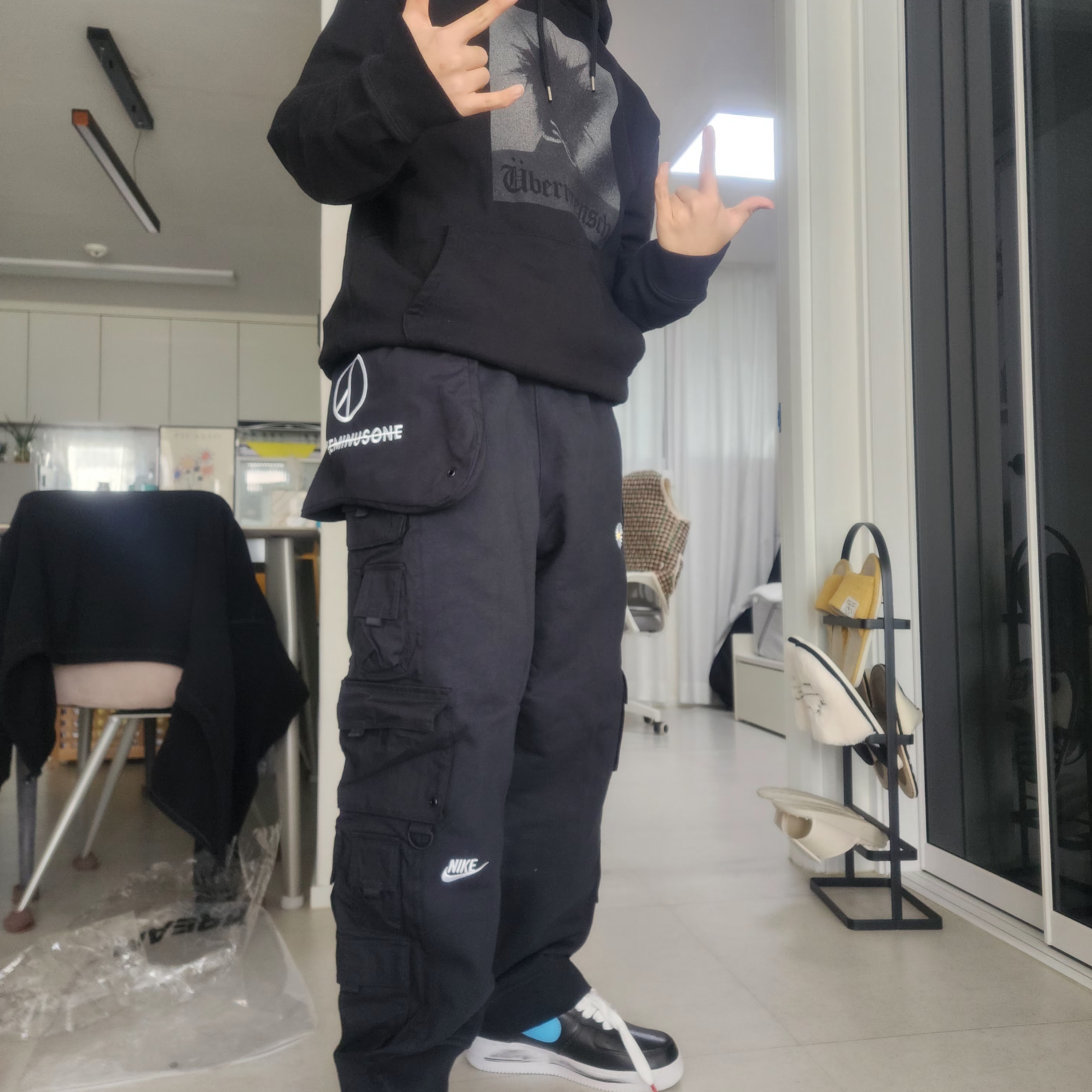 Nike x Peaceminusone Wide Pants Black (DR0096-010) 착용 스타일