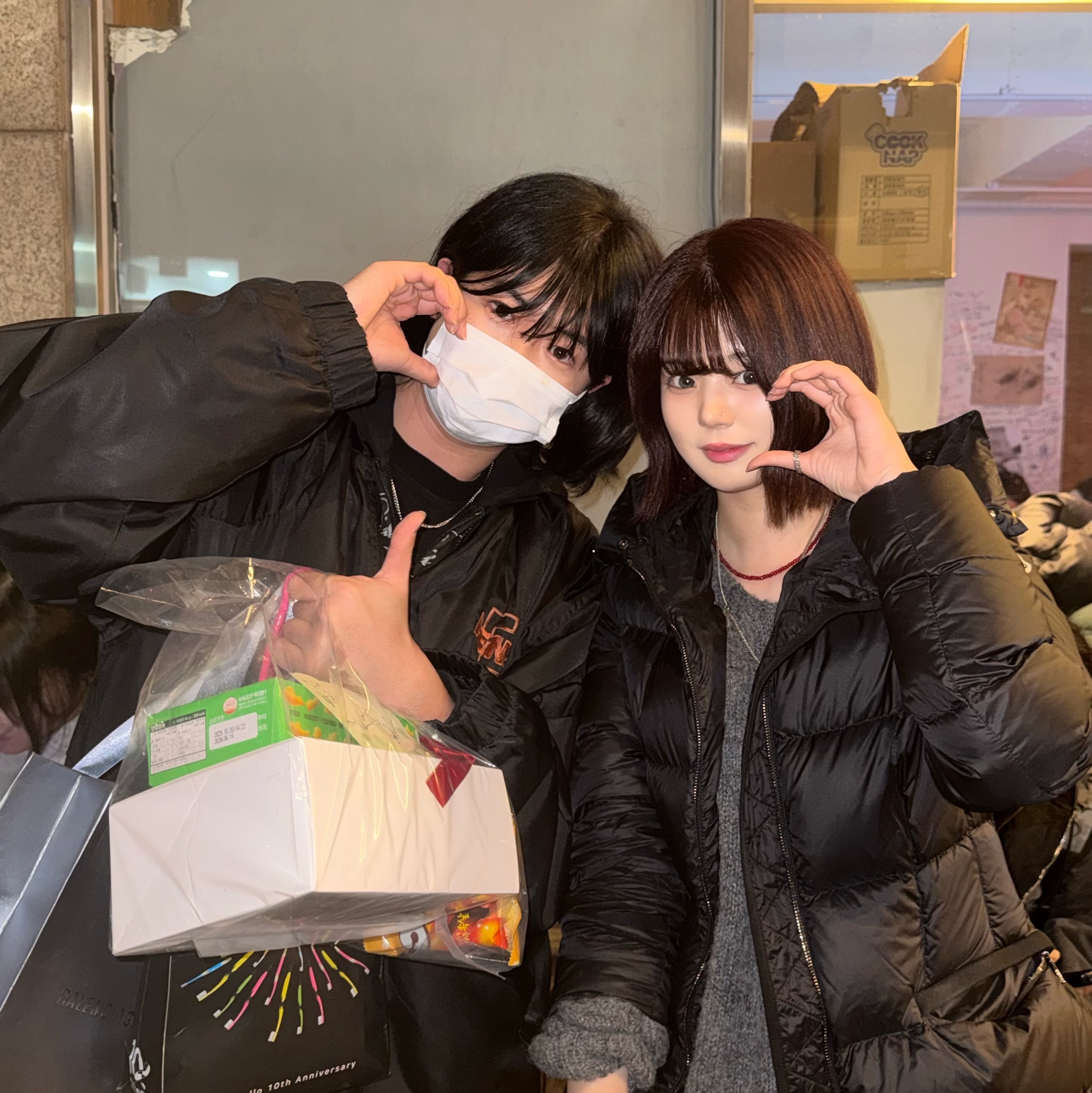 (W) Moncler Boed Hooded Shearing Trim Short Down Jacket Black Beige - 25FW, Heaven by Marc Jacobs Friendship Necklace Set Silver Ox (Set of 2) 착용 스타일 - 1