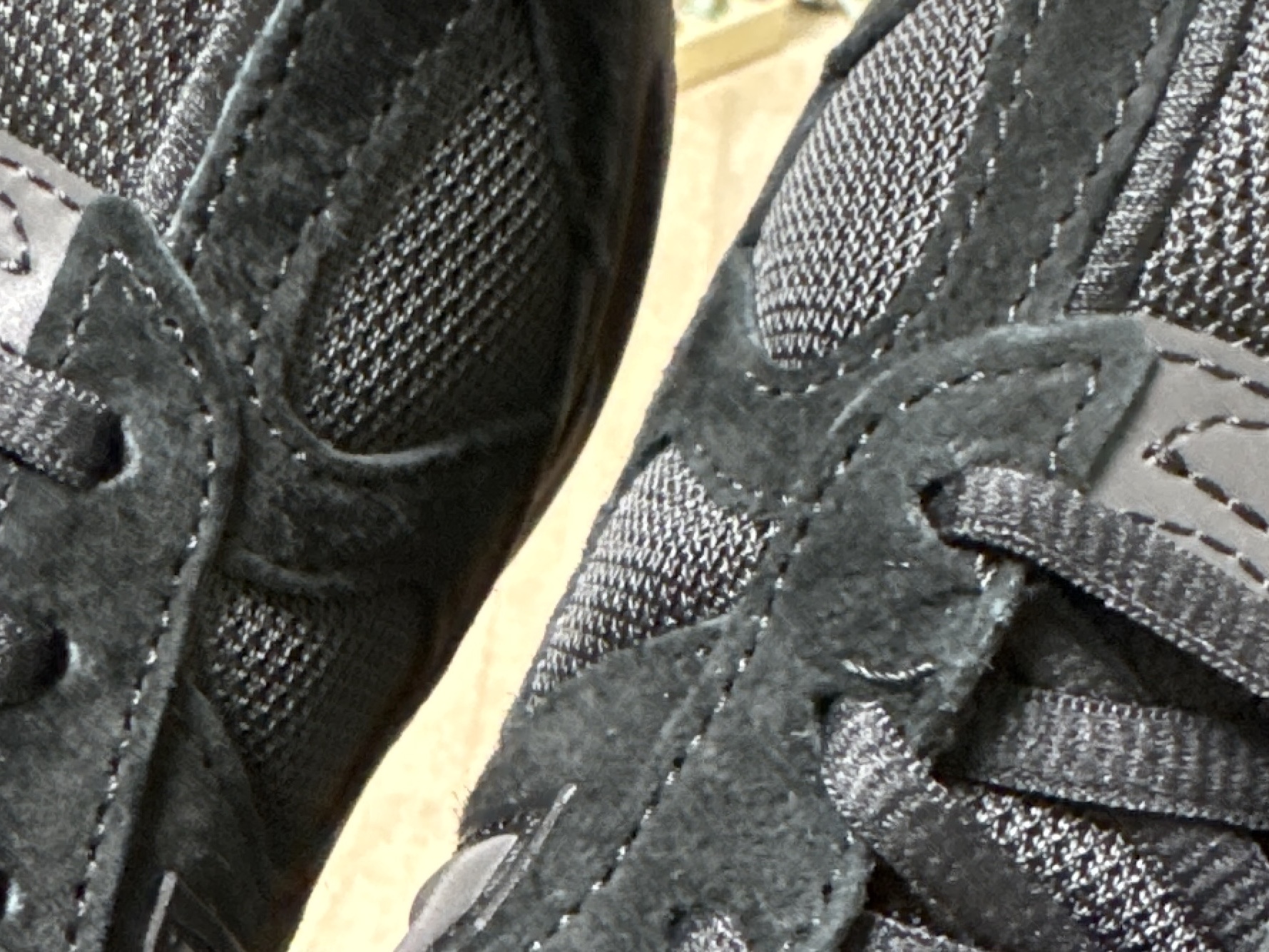 New Balance 878 Triple Black 착용 스타일