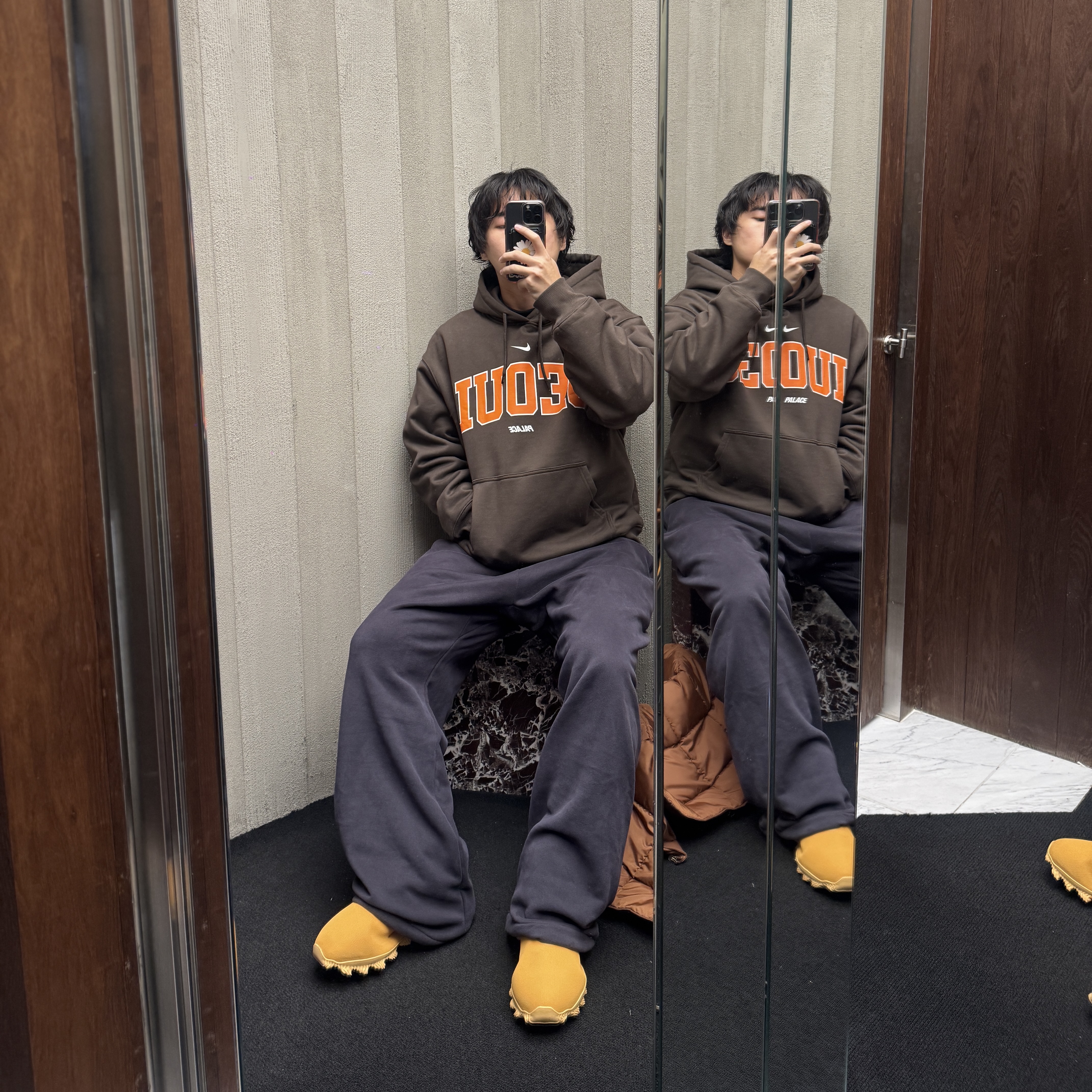 Palace x Nike Shop Hood Hongdae Brown - 25FW 착용 스타일