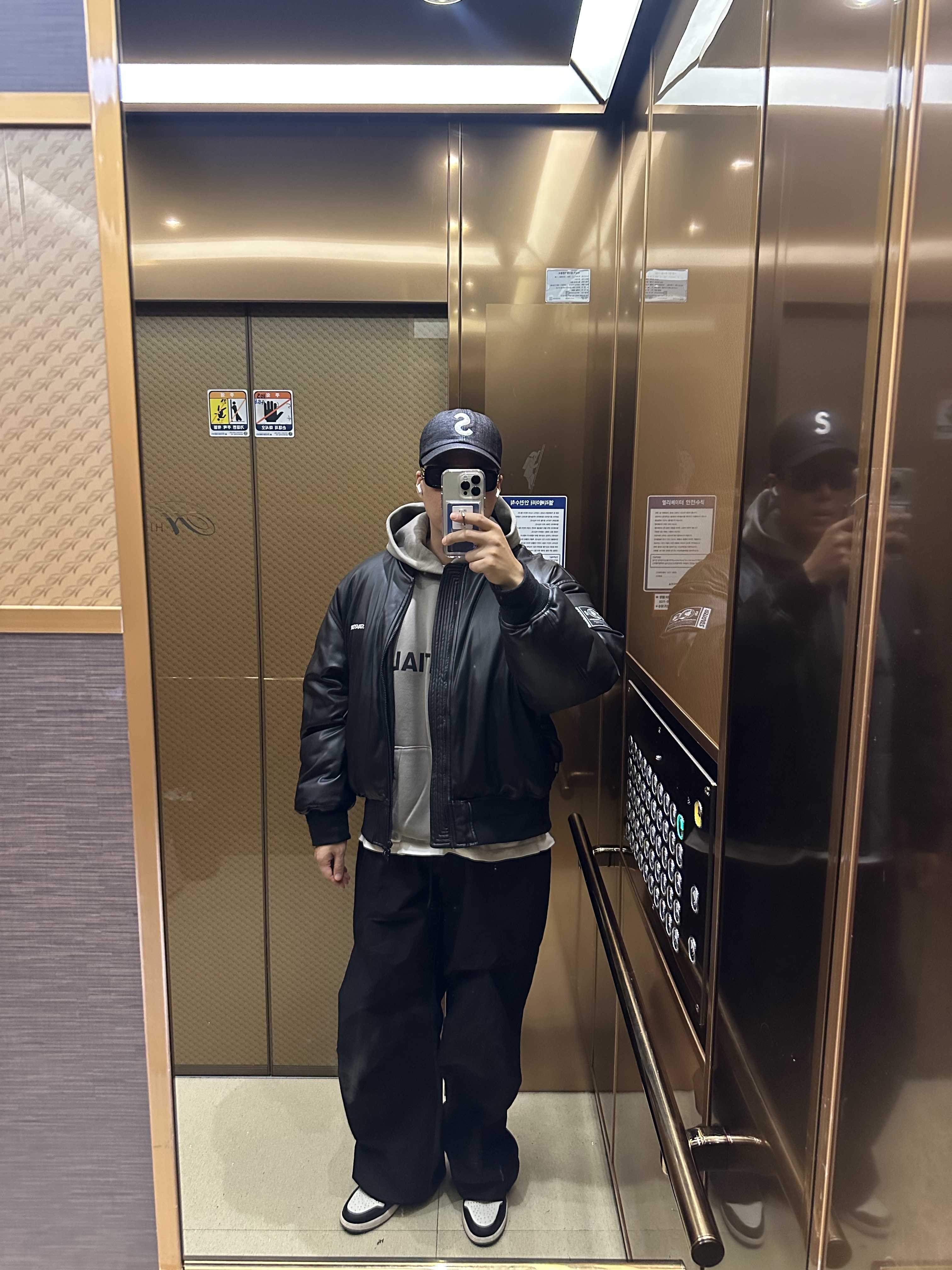 Supreme Raffia S Logo 6-Panel Black - 22SS, Essentials 3D Silicon Applique Pullover Hoodie Cement - 20FW 착용 스타일