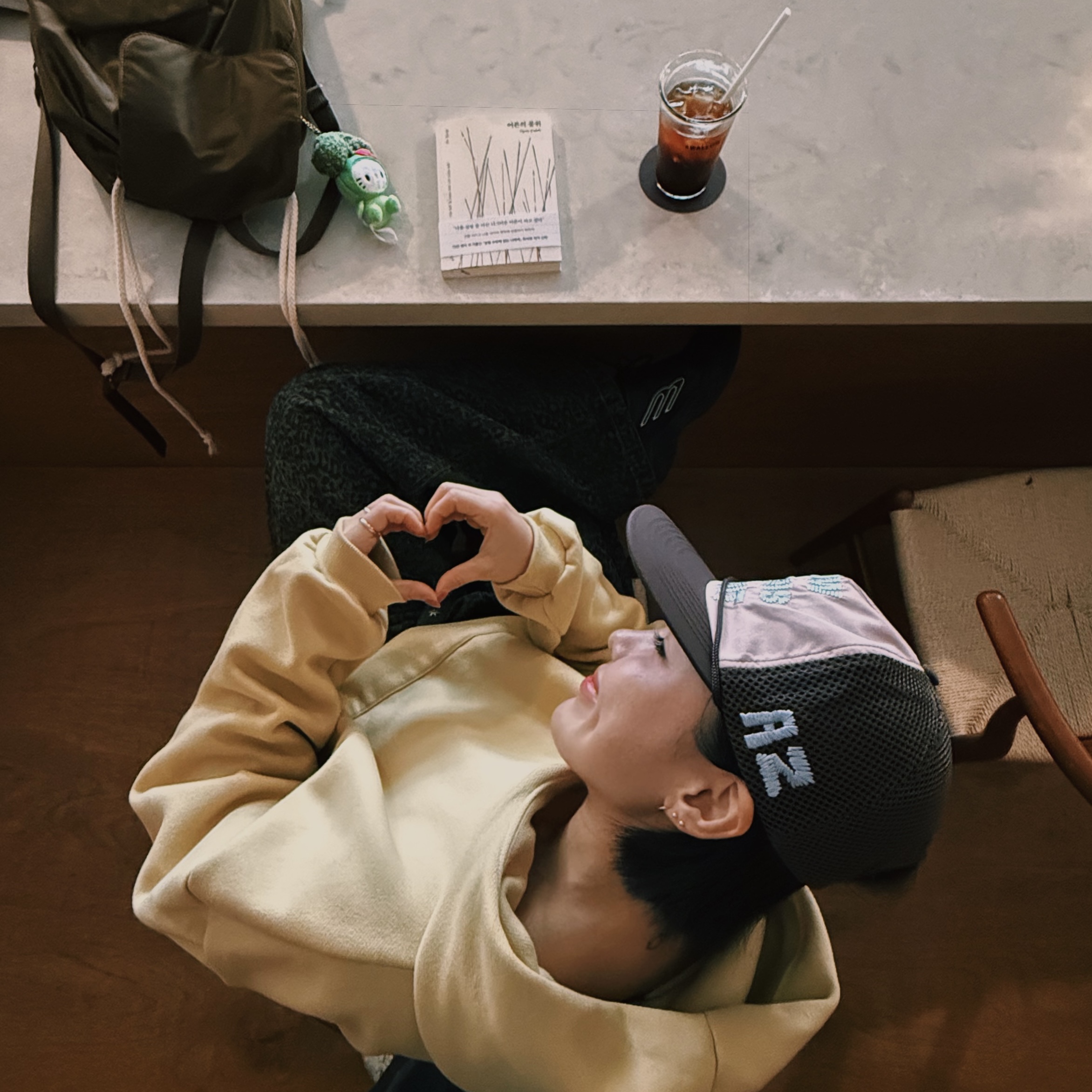 Alex Zono x Woodz New Paths Await Trucker Hat Beige, Balenciaga Monday Shoe Black 착용 스타일 - 3