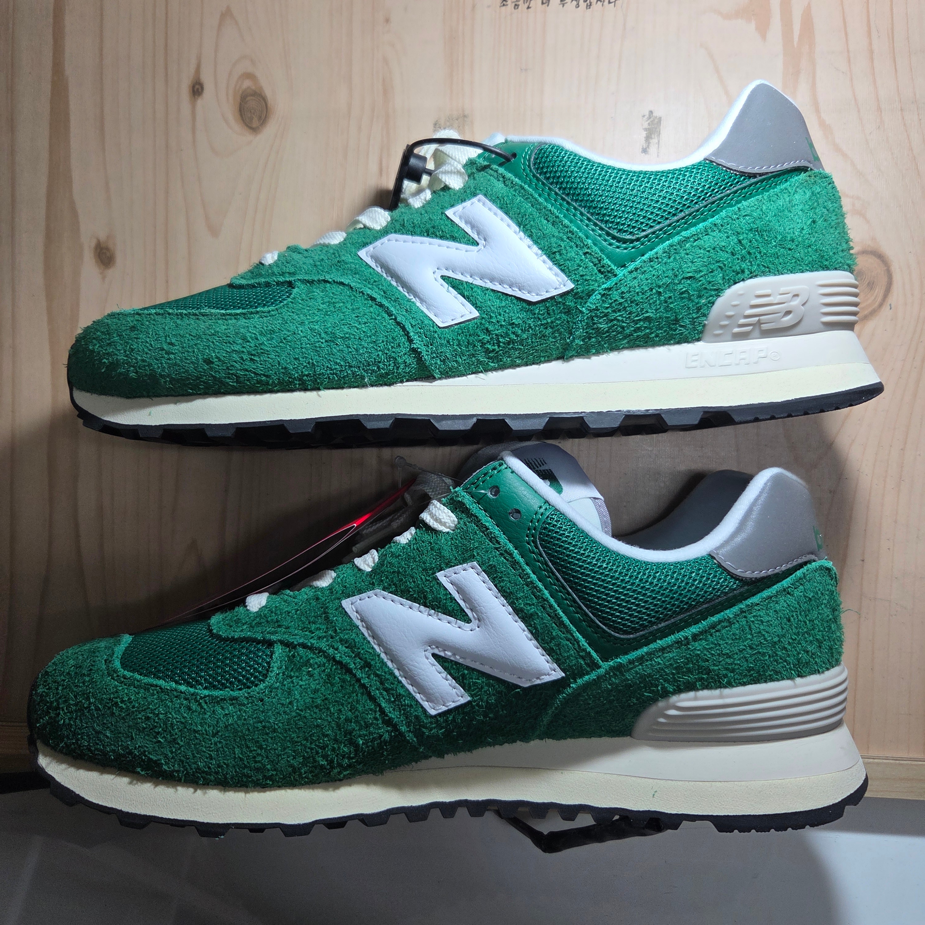 New Balance 574 Heritage Grass Green 착용 스타일
