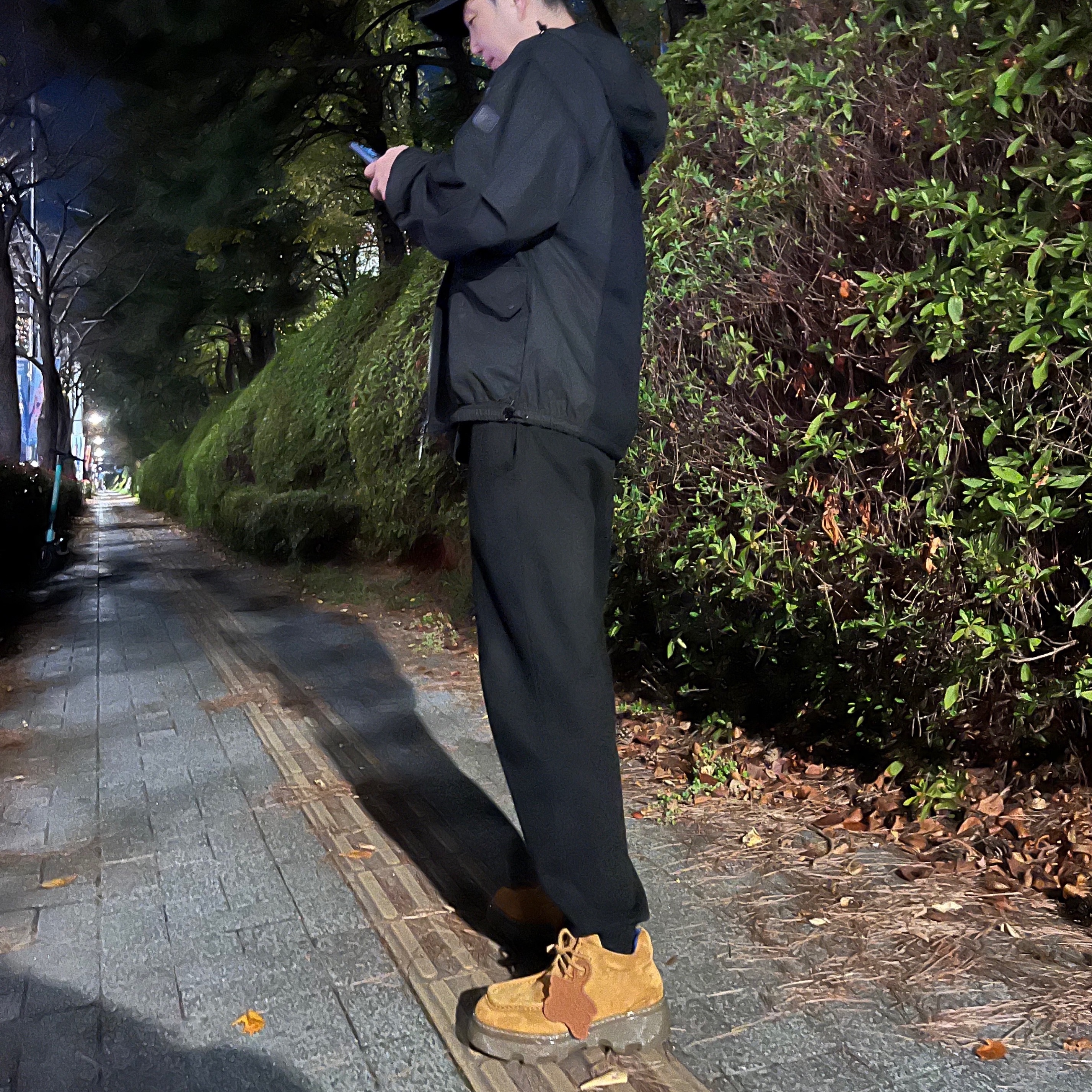 Carhartt WIP Duck Landon Pants Camo Duck Blue Bleached, Burberry Creeper Lace-Up Black 착용 스타일 - 2