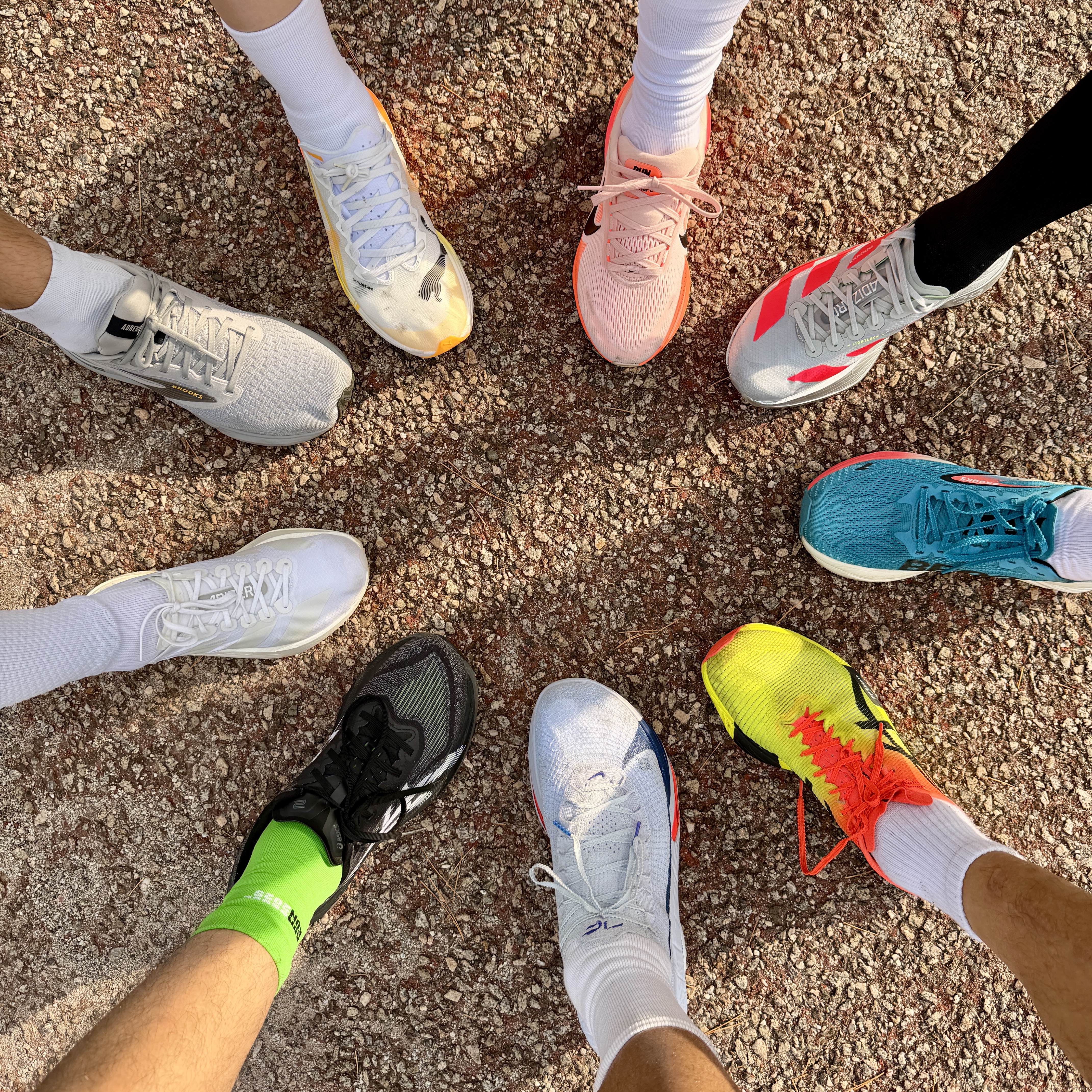 Nike Air Zoom Alphafly Next% 3 Football Grey Ghost, Asics Superblast 2 Black White 착용 스타일
