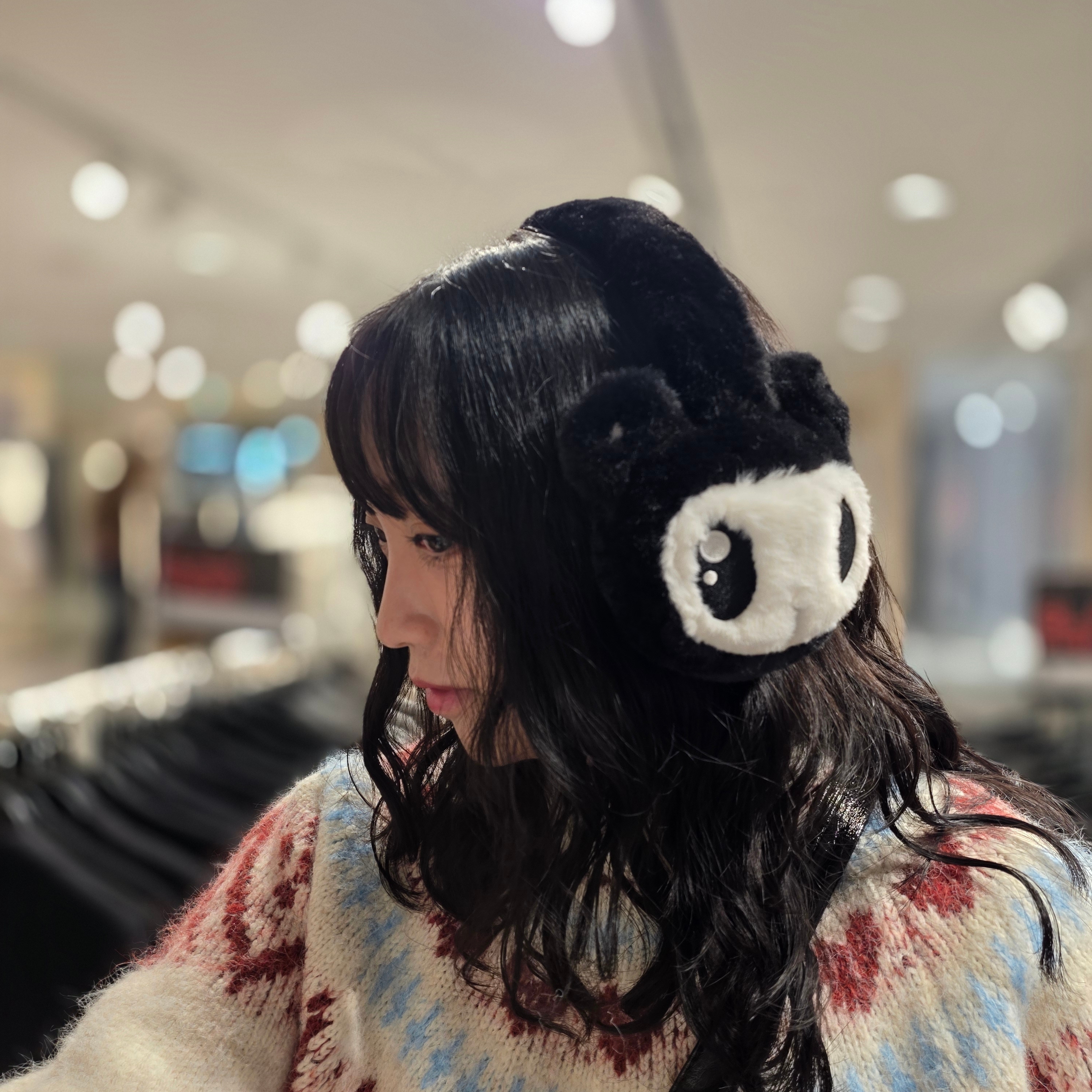 Palace Kawaii Plush Ear Warmer Black - 25FW 착용 스타일 - 1