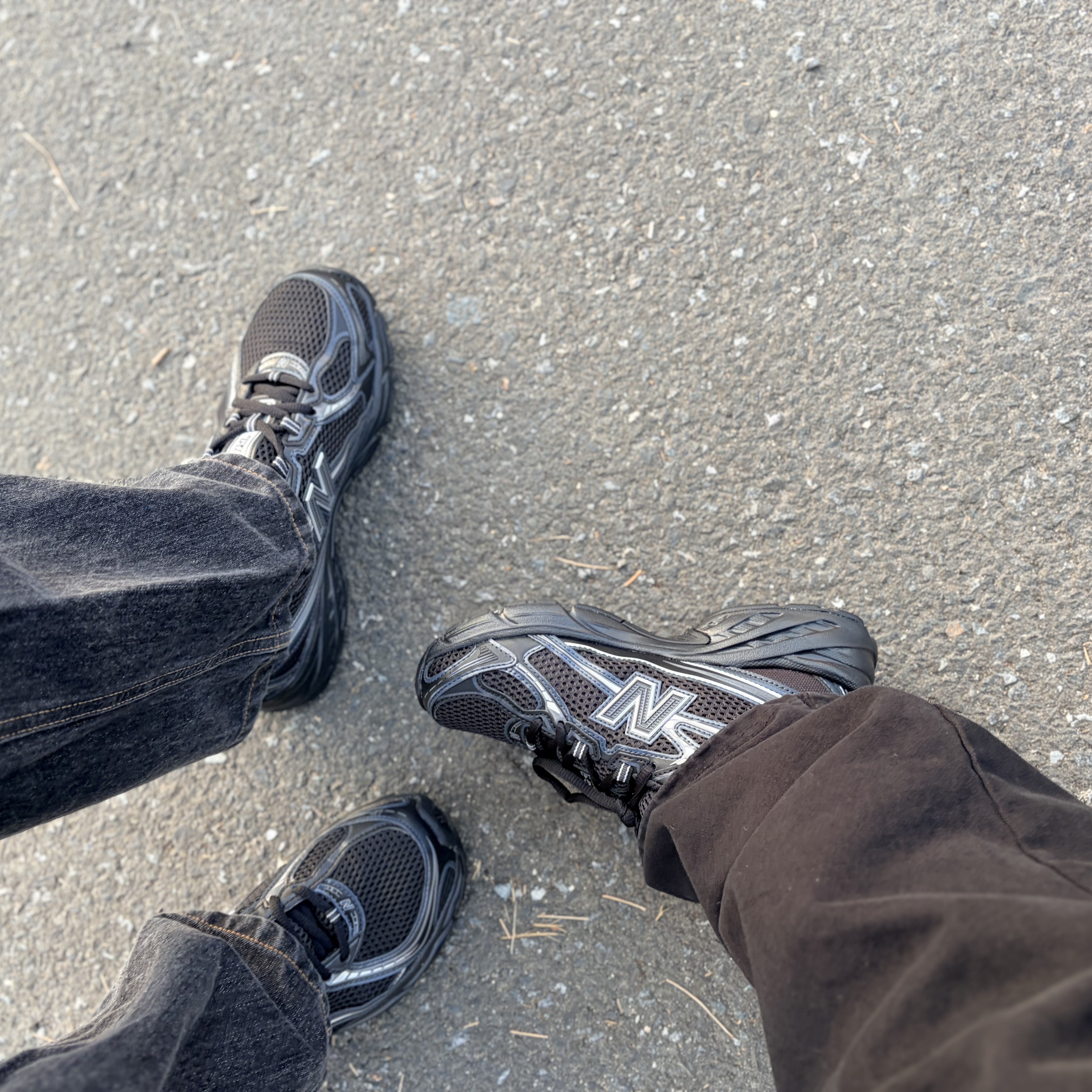 New Balance 740v2 Black Silver Metallic 착용 스타일