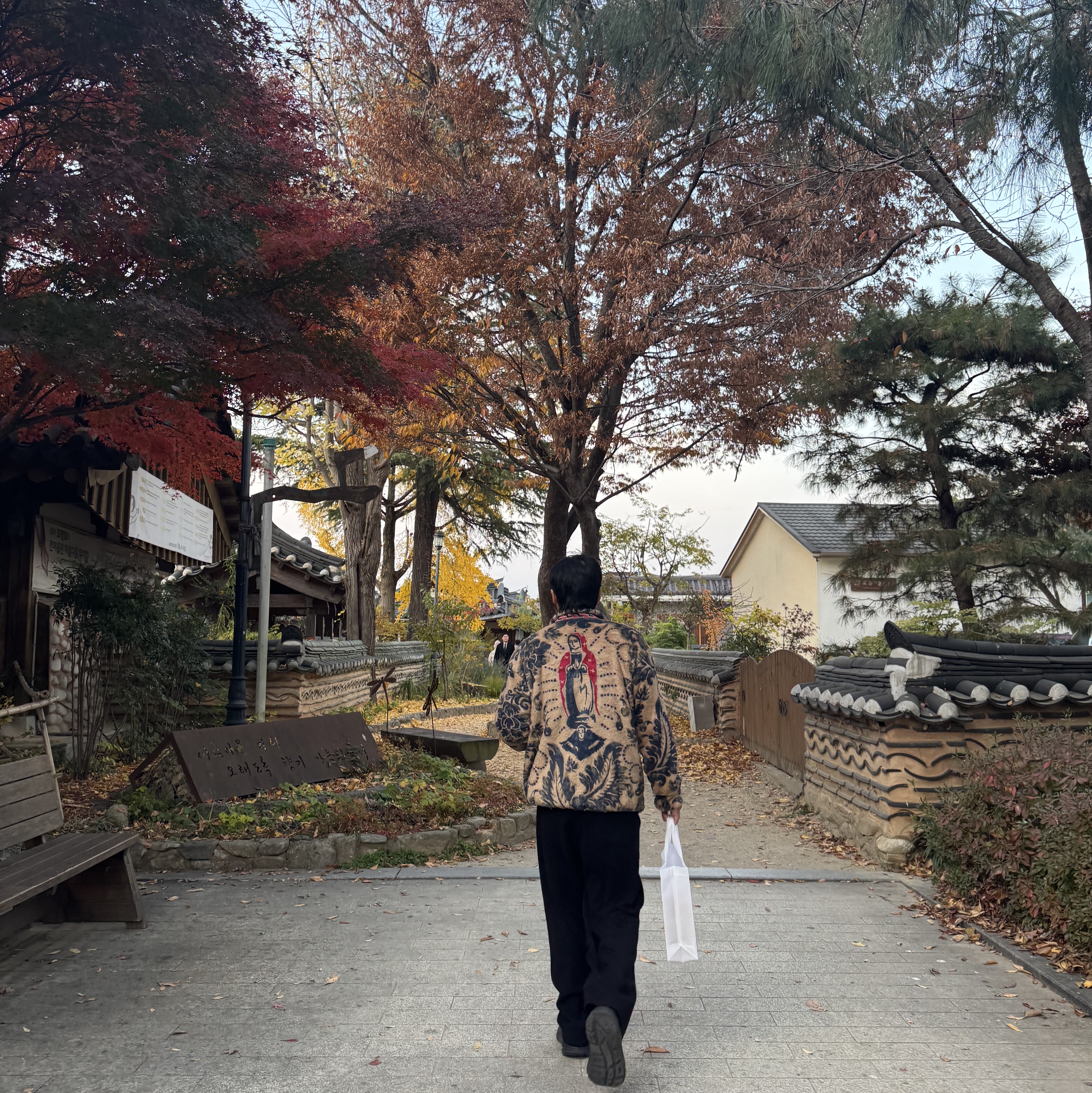 Kapital Damask Pattern Maria Fleece Zip Blouson Beige 착용 스타일 - 1