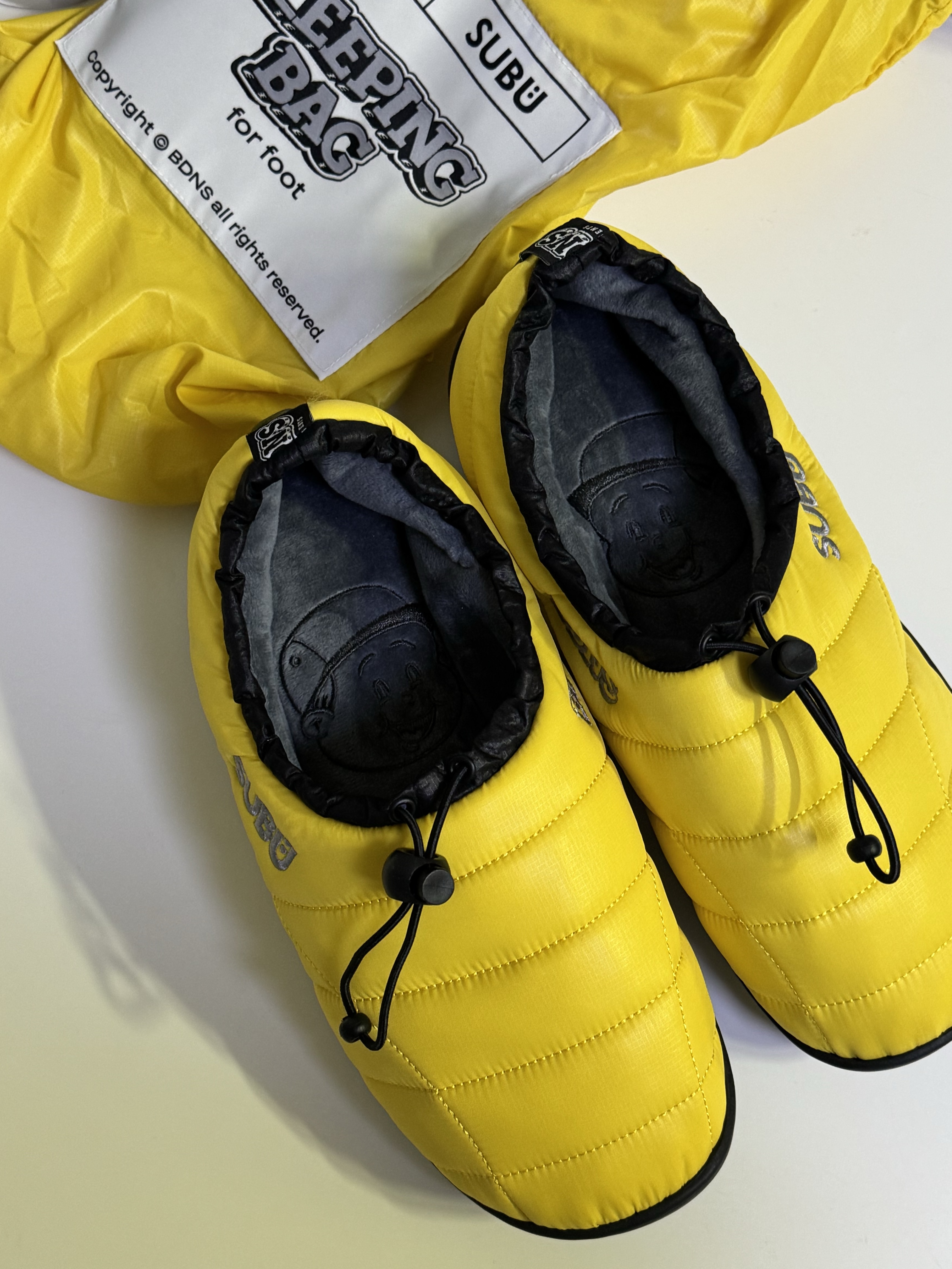 SUBU X BDNS Sleeping Bag Packable Sandal Yellow 착용 스타일 - 1