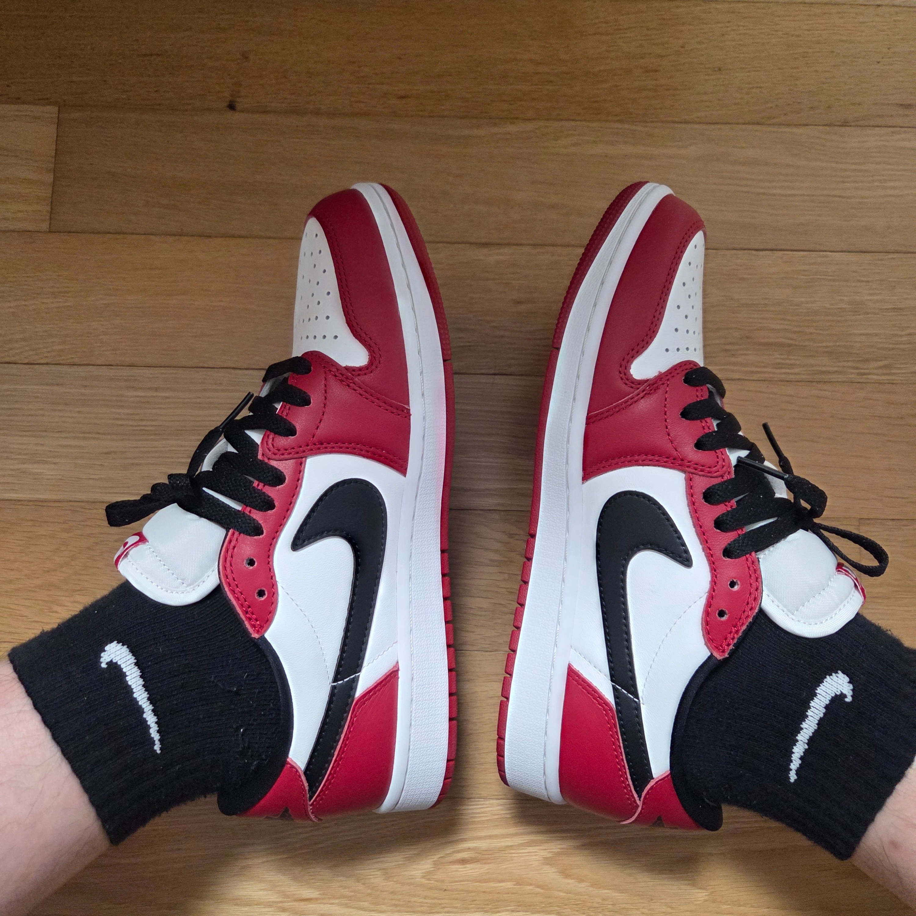 Jordan 1 Retro Low OG Chicago 착용 스타일 - 4