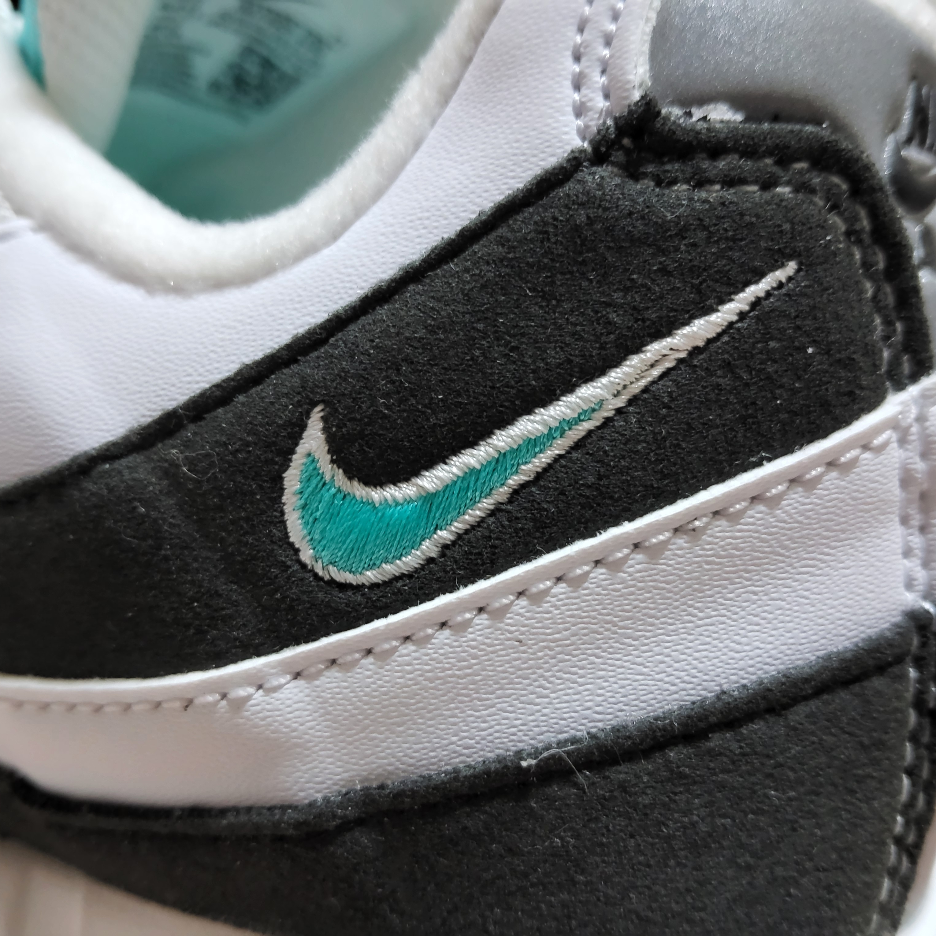 Nike Air Max 95 OG White and Black 착용 스타일 - 6