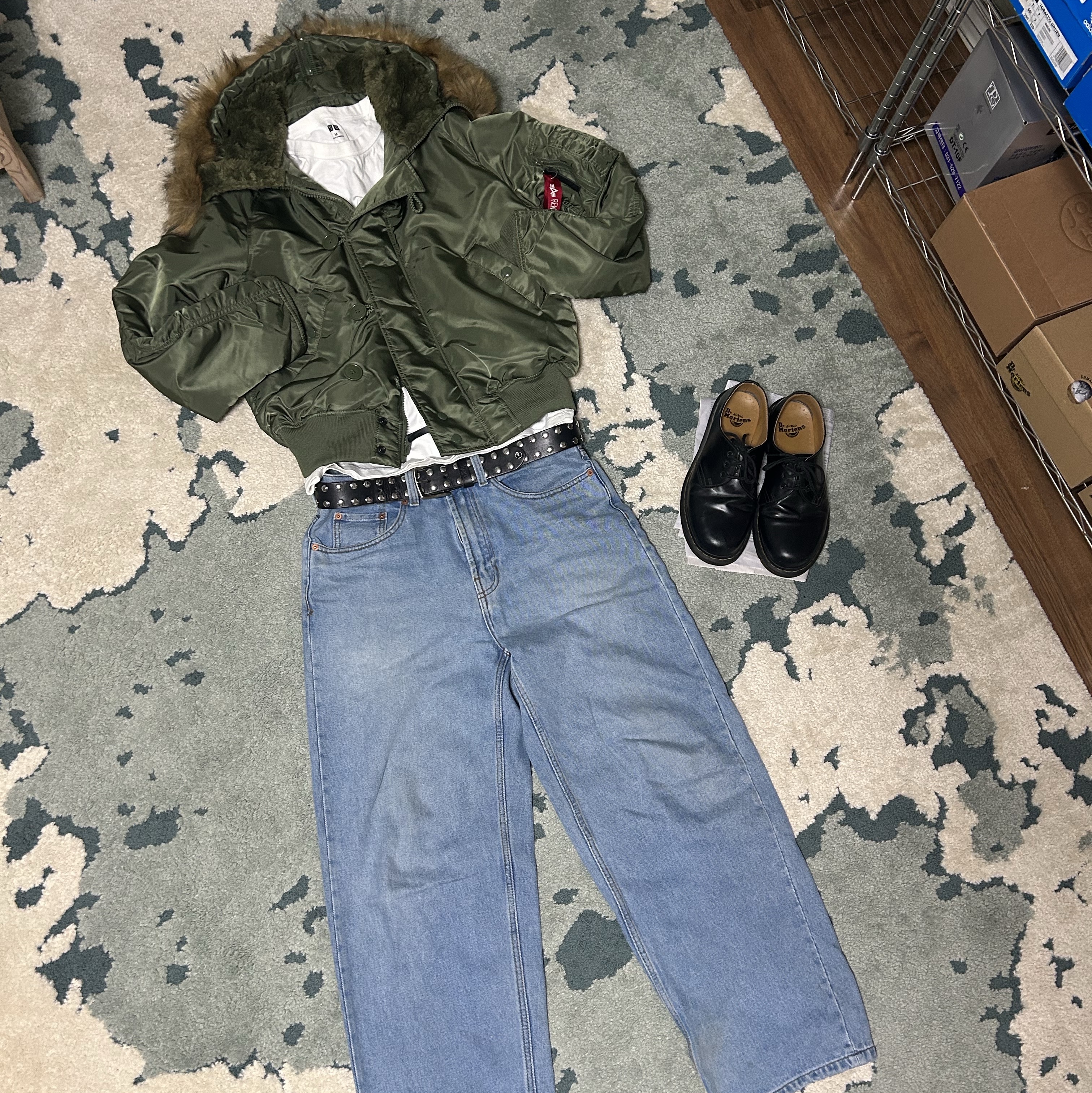 ALPHA INDUSTRIES N-2B Short Waist Parka Sage, Stussy 8 Ball Studded Belt Black 착용 스타일