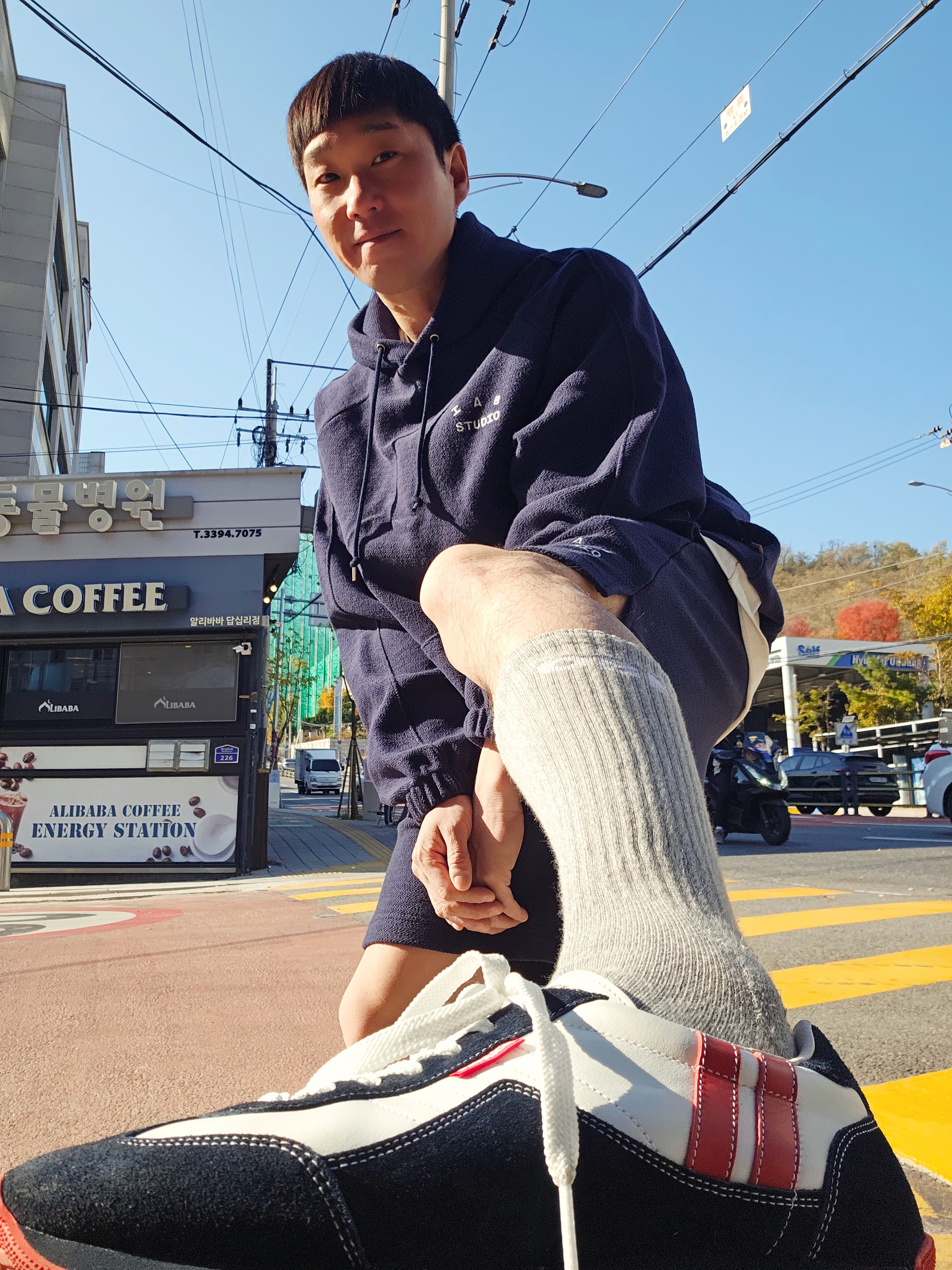 IAB Studio Herringbone Hoodie Navy White, IAB Studio Herringbone Shorts Navy White 착용 스타일 - 4