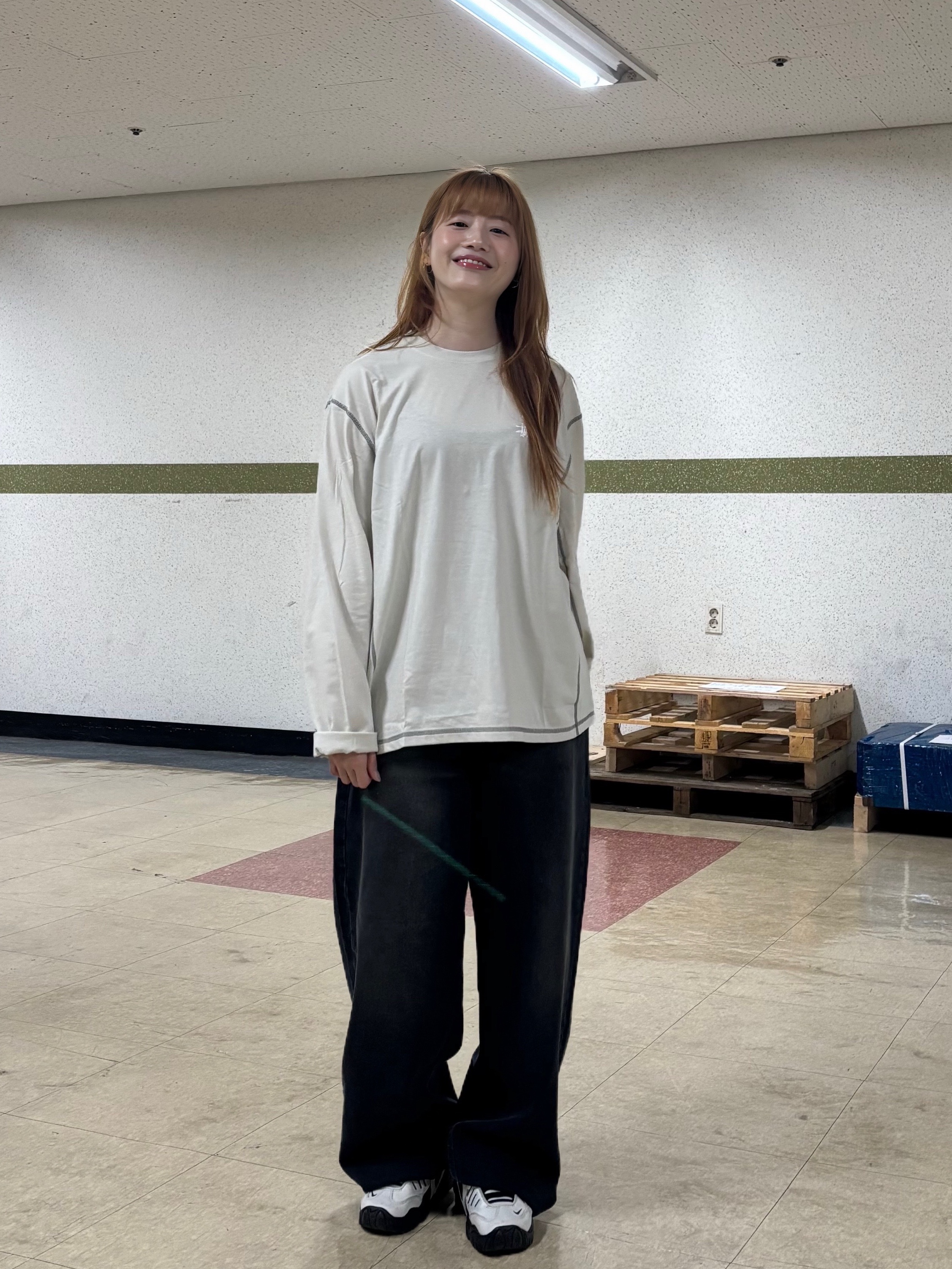 Stussy x Mountain Hardwear LS T-Shirt Stone, Nike x Ambush Air Adjust Force SP Summit White and Black 착용 스타일 - 7