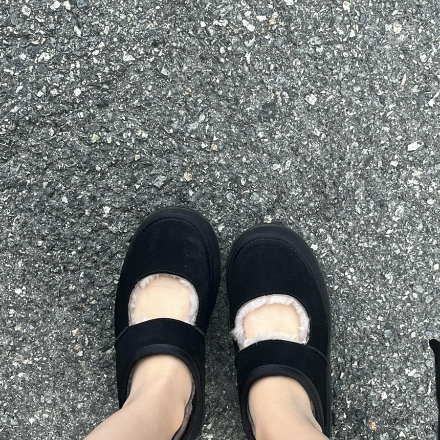(W) UGG Bea Mary Jane Black 착용 스타일