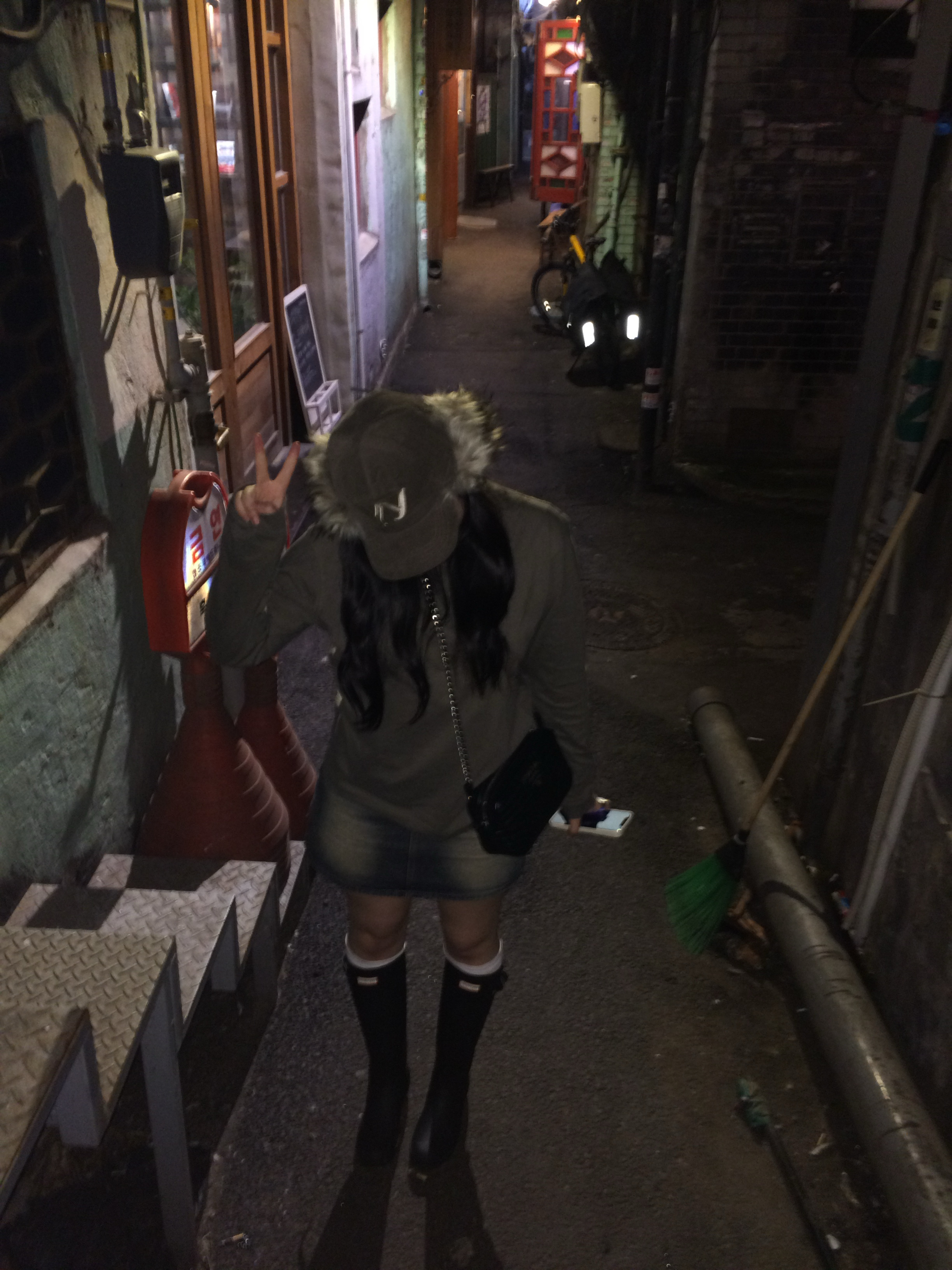 Open Yy Faux Fur Corduroy Earflap Cap Khaki, Sansan Gear Logo Long Sleeves Khaki_25FW 착용 스타일 - 5