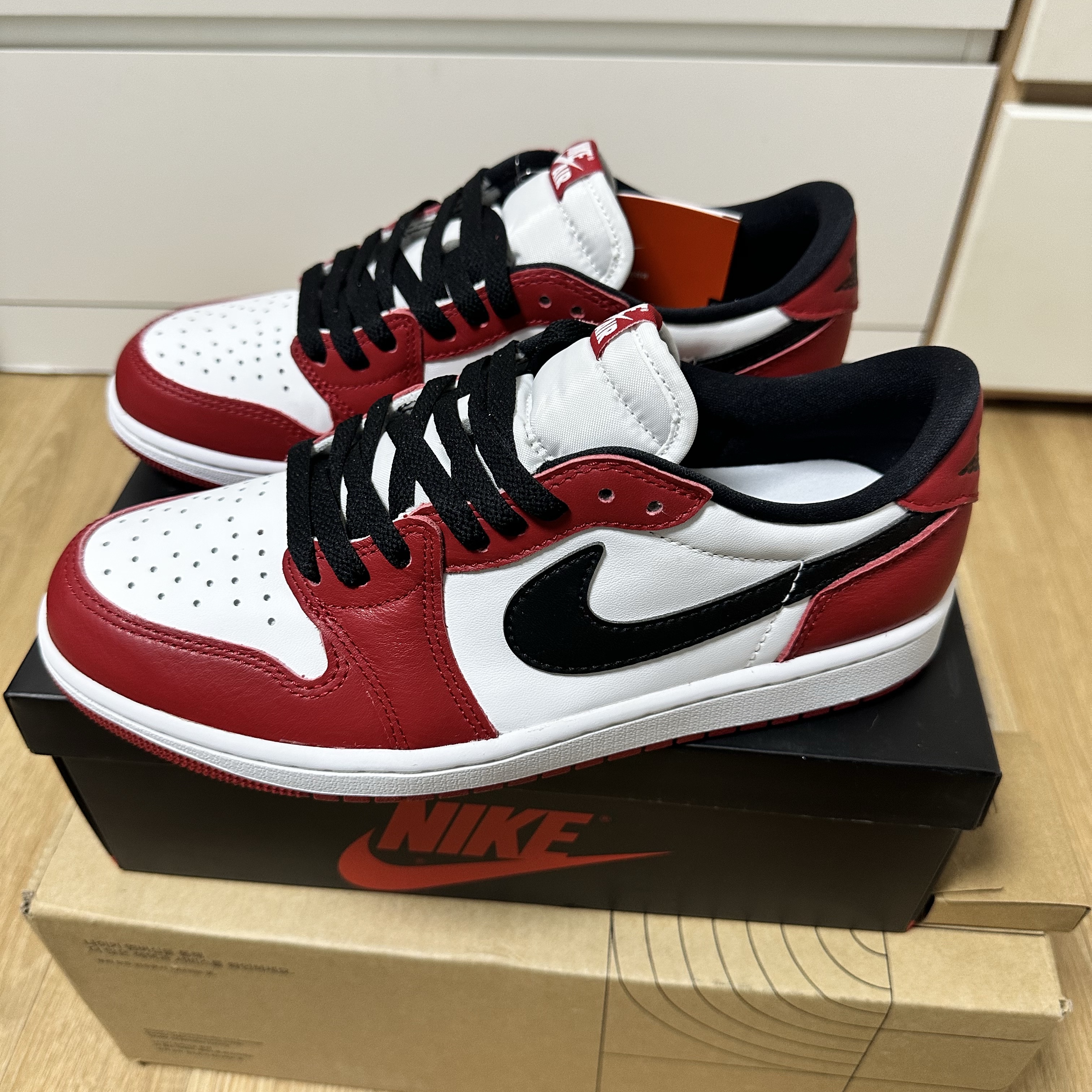 Jordan 1 Retro Low OG Chicago 착용 스타일 - 7