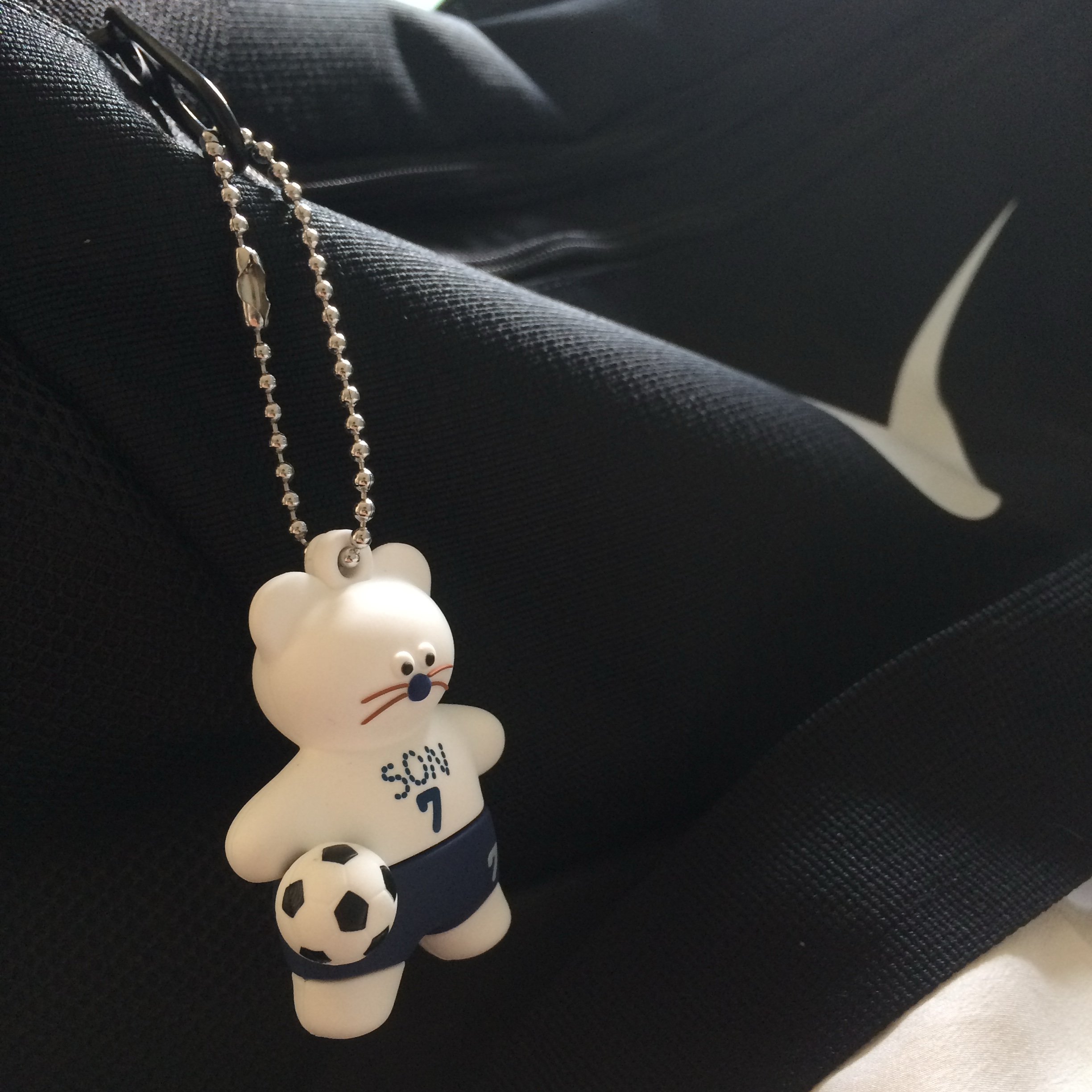 Monamhee x NOS7 SON.hee Figure Keyring Cream 착용 스타일