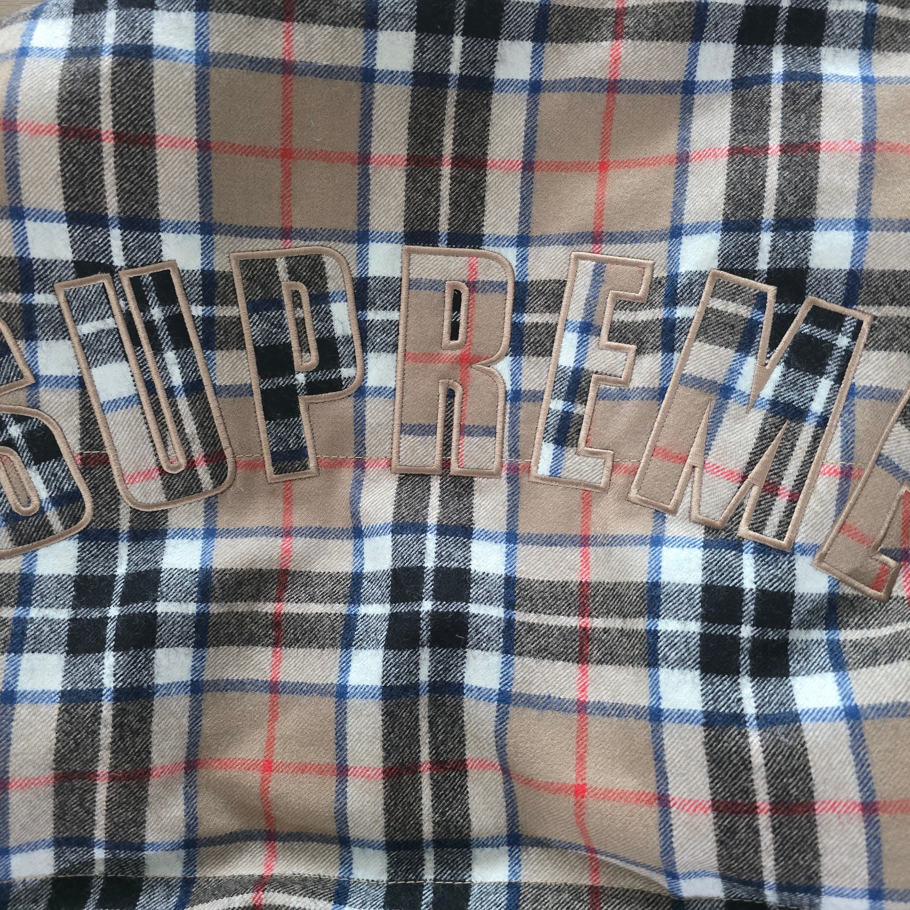 Supreme Reversible Puffer Jacket Navy - 24FW 착용 스타일 - 2